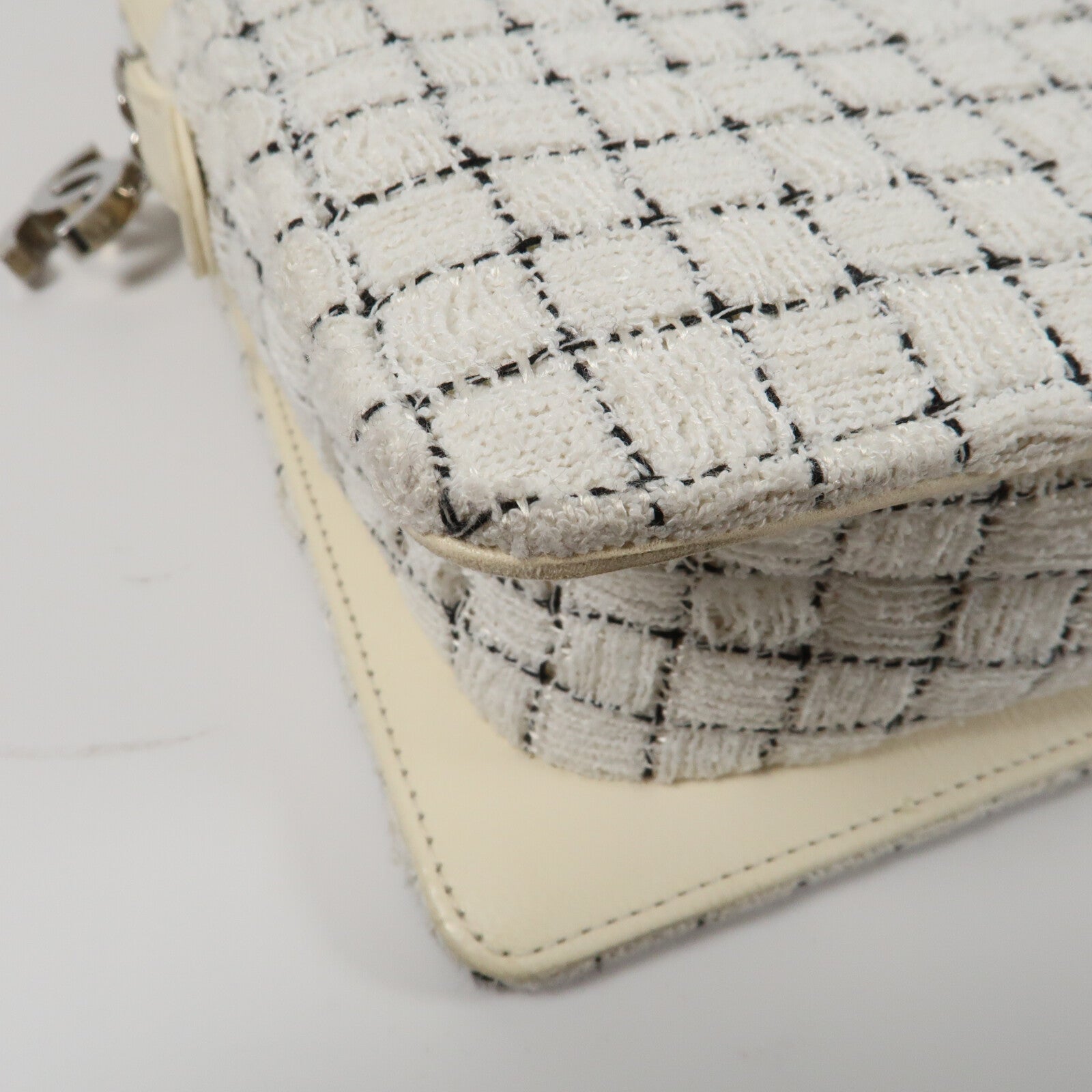 CHANEL Tweed Shoulder Bag銀扣肩背袋