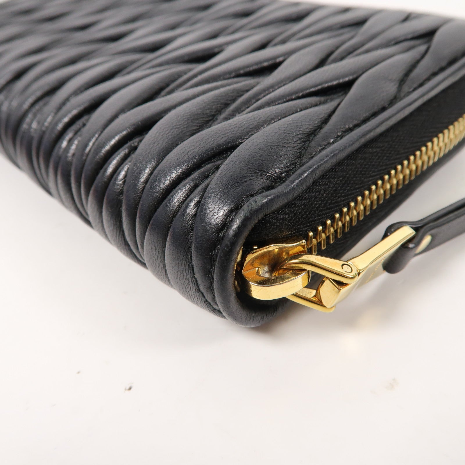 Miu Miu 羊皮皮革Zipper Long Wallet金扣拉鍊長錢包黑色
