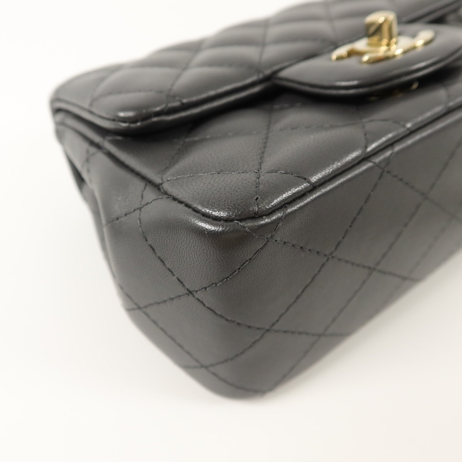 CHANEL 羊皮皮革Mini Classic 17鏈帶肩背袋
