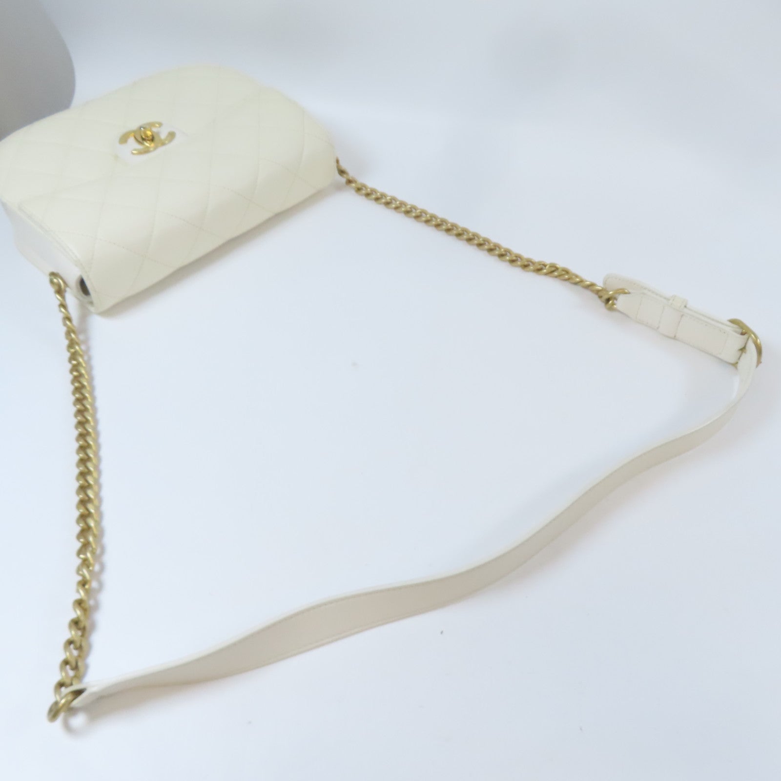 CHANEL 【激減優惠】菱格牛皮皮革Shoulder Bag金扣鏈帶肩背袋白色