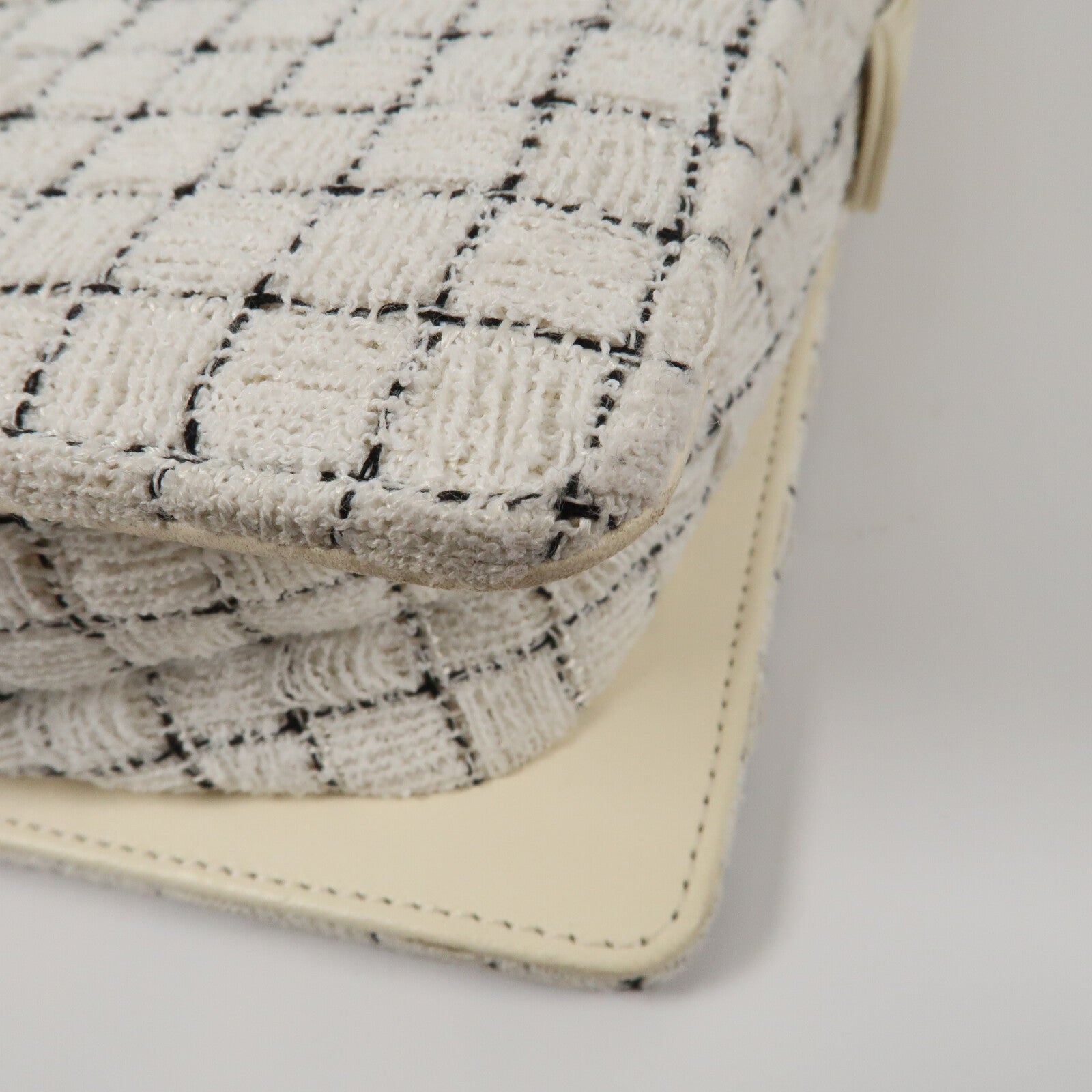 CHANEL Tweed Shoulder Bag銀扣肩背袋