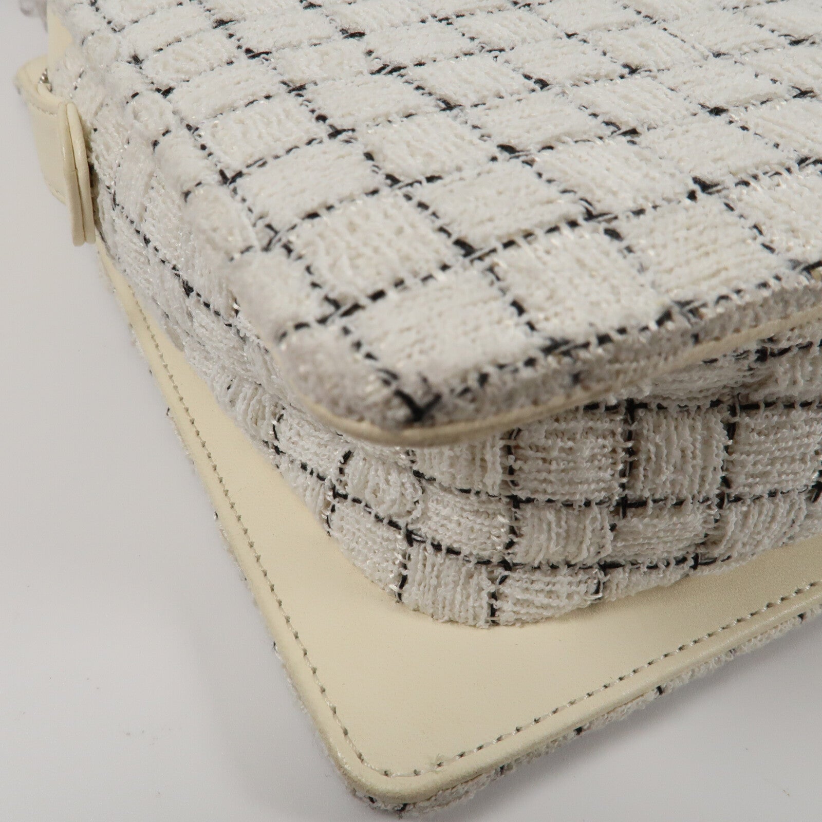 CHANEL Tweed Shoulder Bag銀扣肩背袋