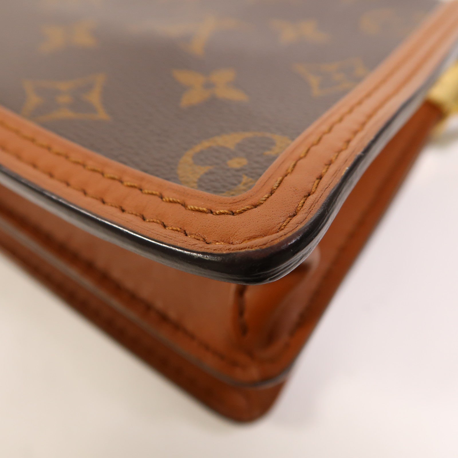 LOUIS VUITTON Monogram Reverse Mini Dauphine金扣肩背袋