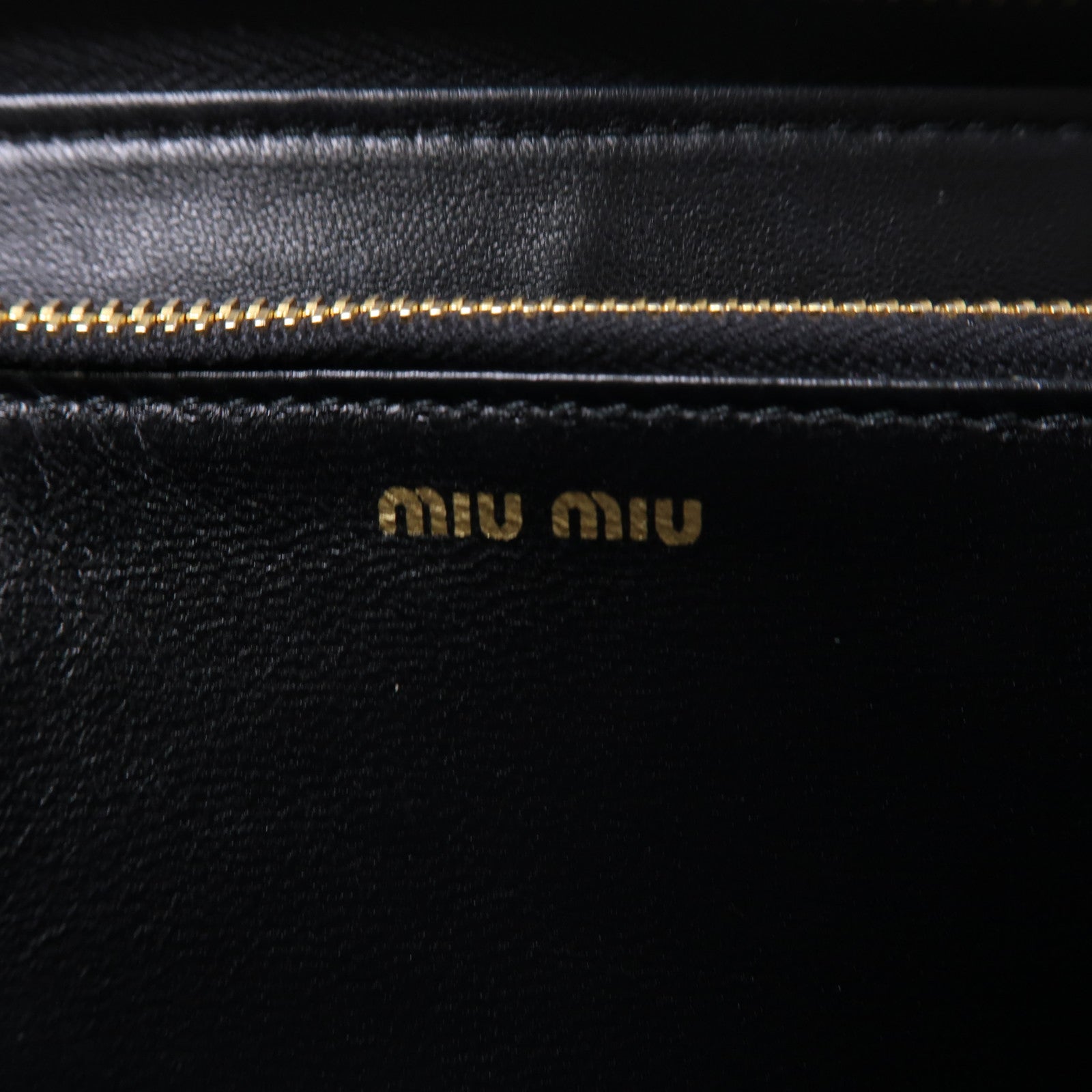 Miu Miu 羊皮皮革Zipper Long Wallet金扣拉鍊長錢包黑色