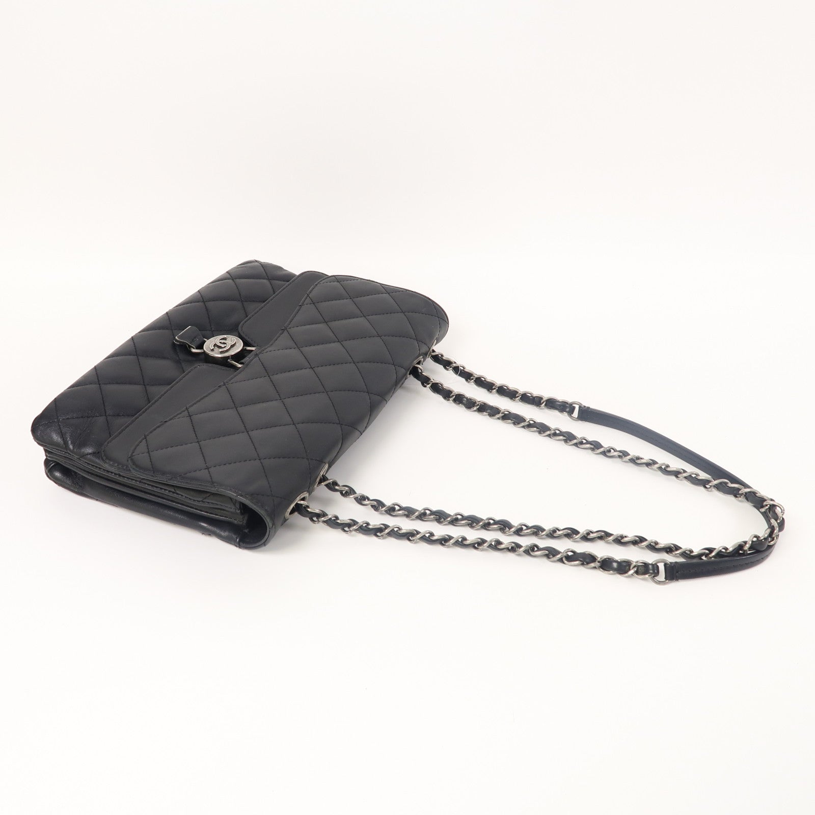 CHANEL 菱格牛皮皮革Chain Shoulder銀扣鏈帶肩背袋黑色