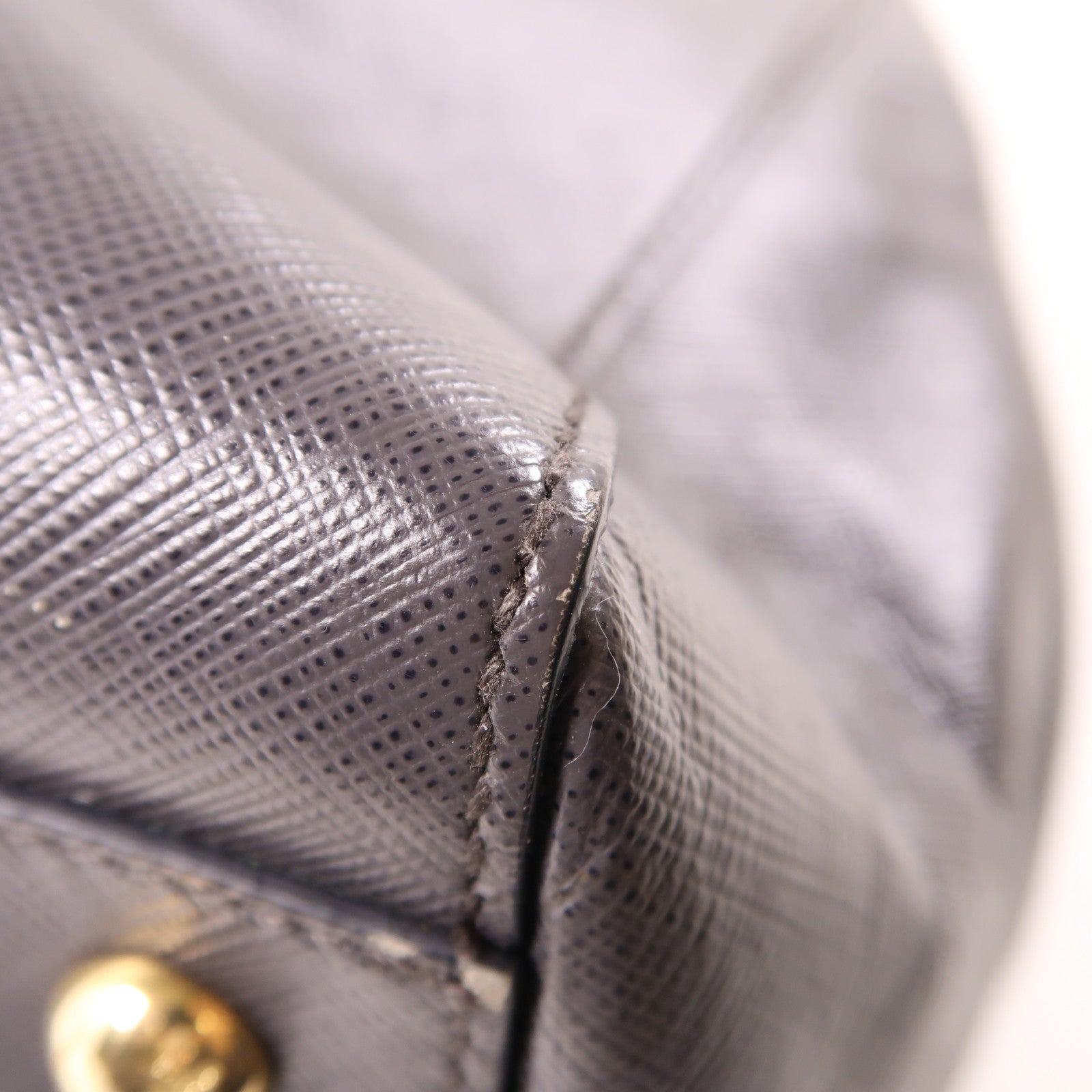 Salvatore Ferragamo 牛皮皮革Shoulder Bag金扣鏈帶肩背袋灰色