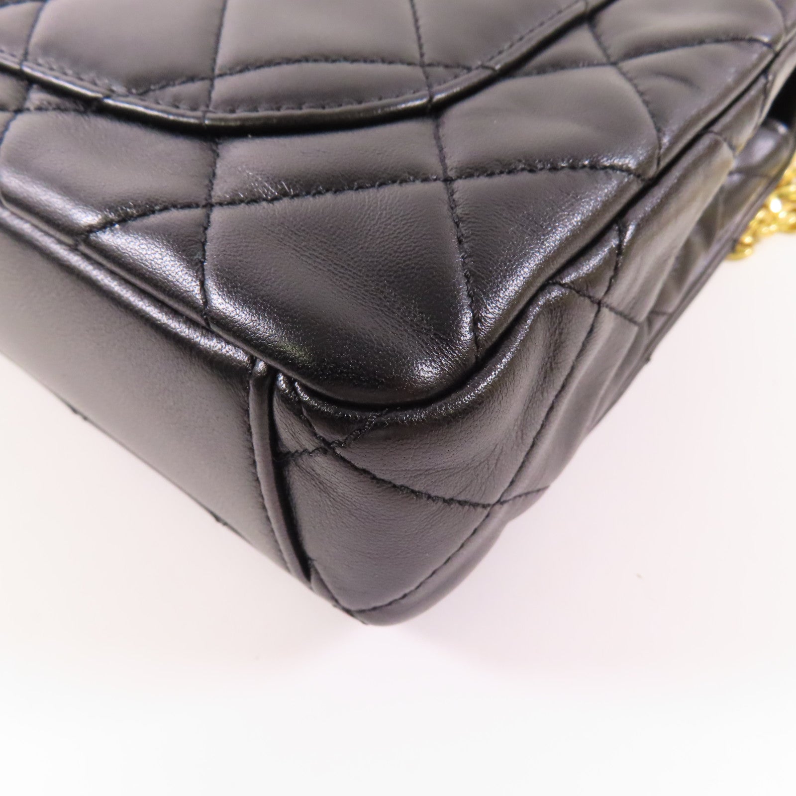 CHANEL 羊皮皮革Chain Shoulder金扣鏈帶肩背袋