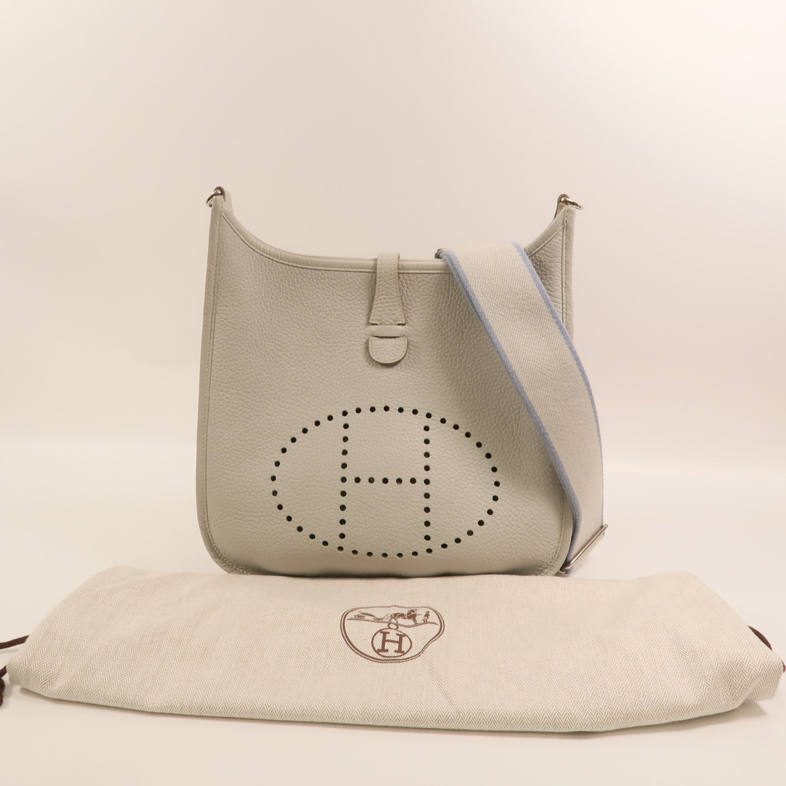 HERMES Clemence皮革Evelyne PM銀扣肩背袋Gris Perle