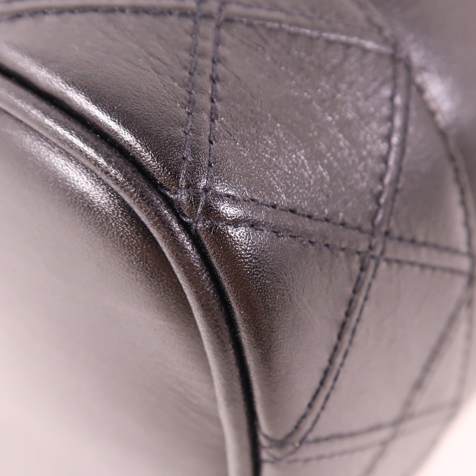 CHANEL 【激減優惠】牛皮皮革Accessory Pouch金扣手挽袋