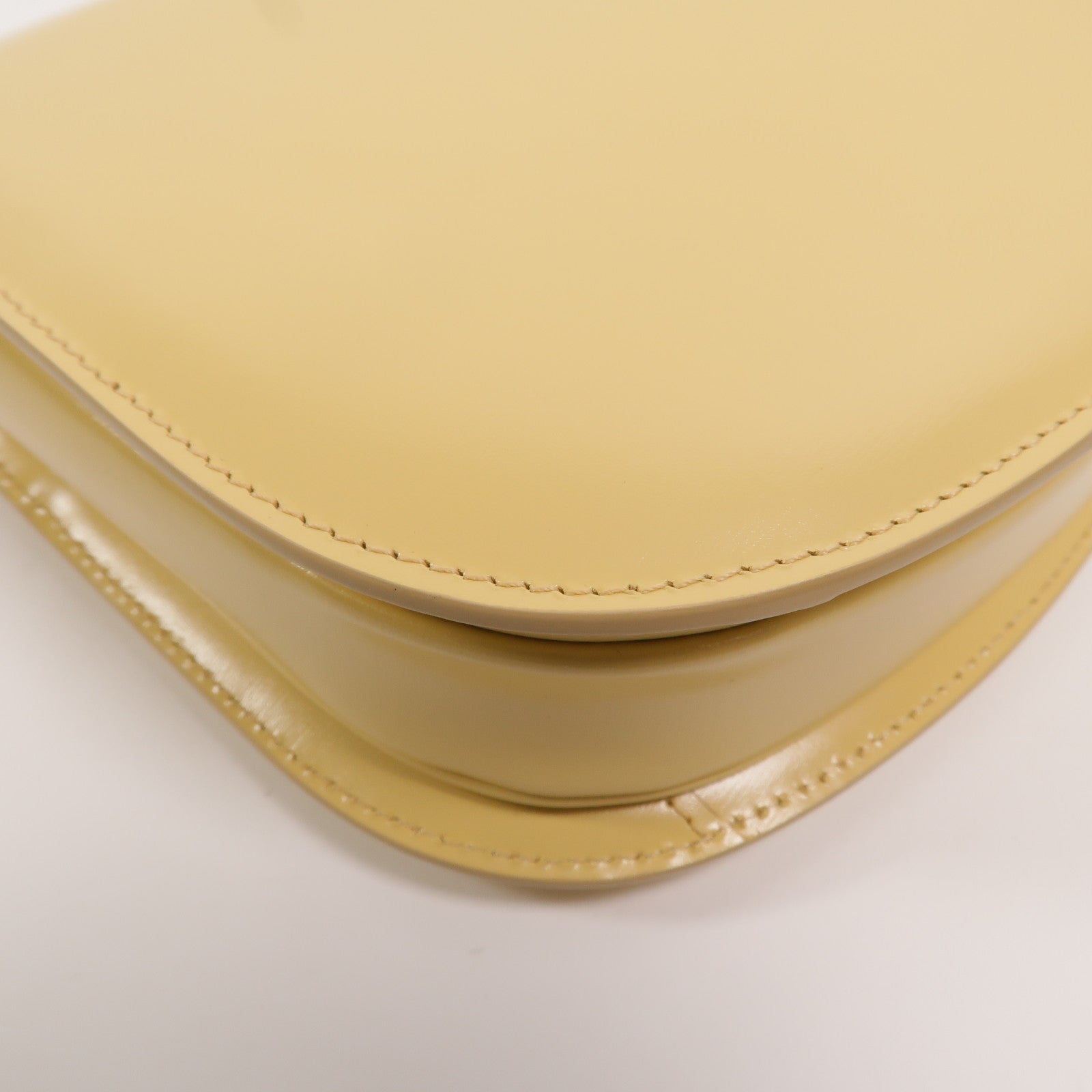 CELINE 牛皮皮革Besace Clea鏈帶肩背袋