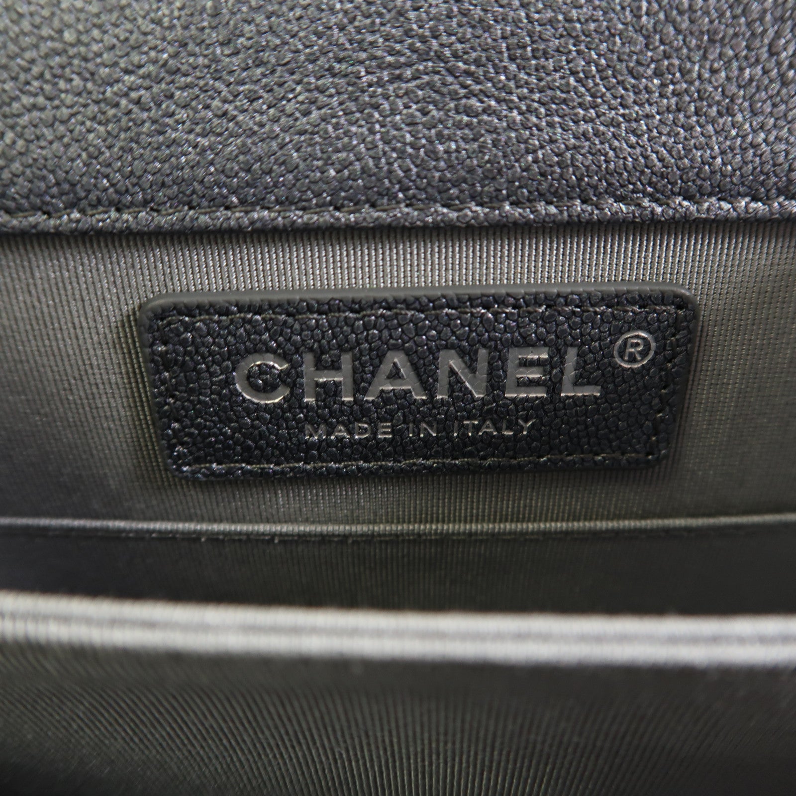 CHANEL 牛皮皮革Boy銀扣鏈帶肩背袋