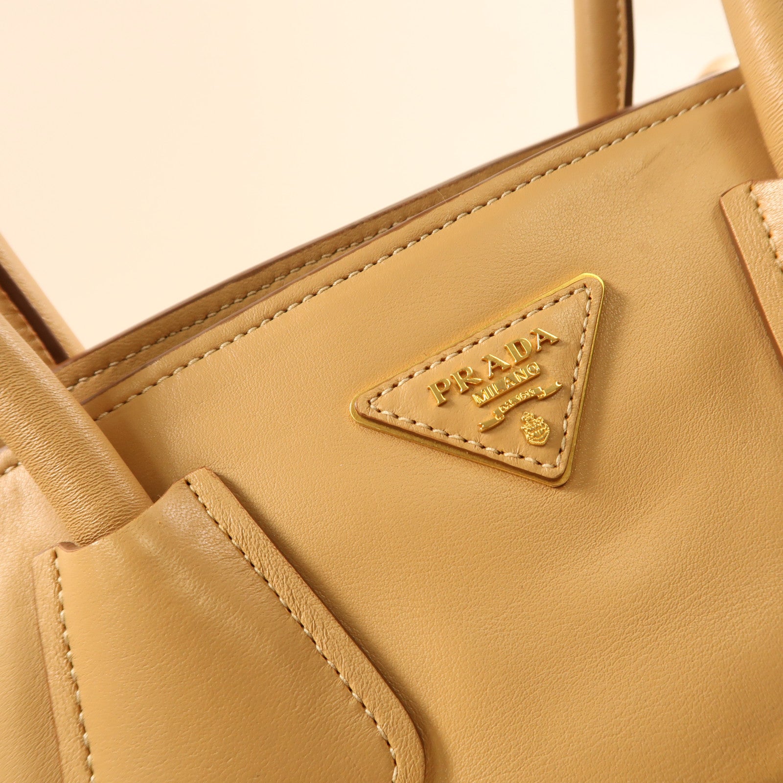 PRADA 牛皮皮革2 Way Shoulder金扣手挽肩背兩用袋