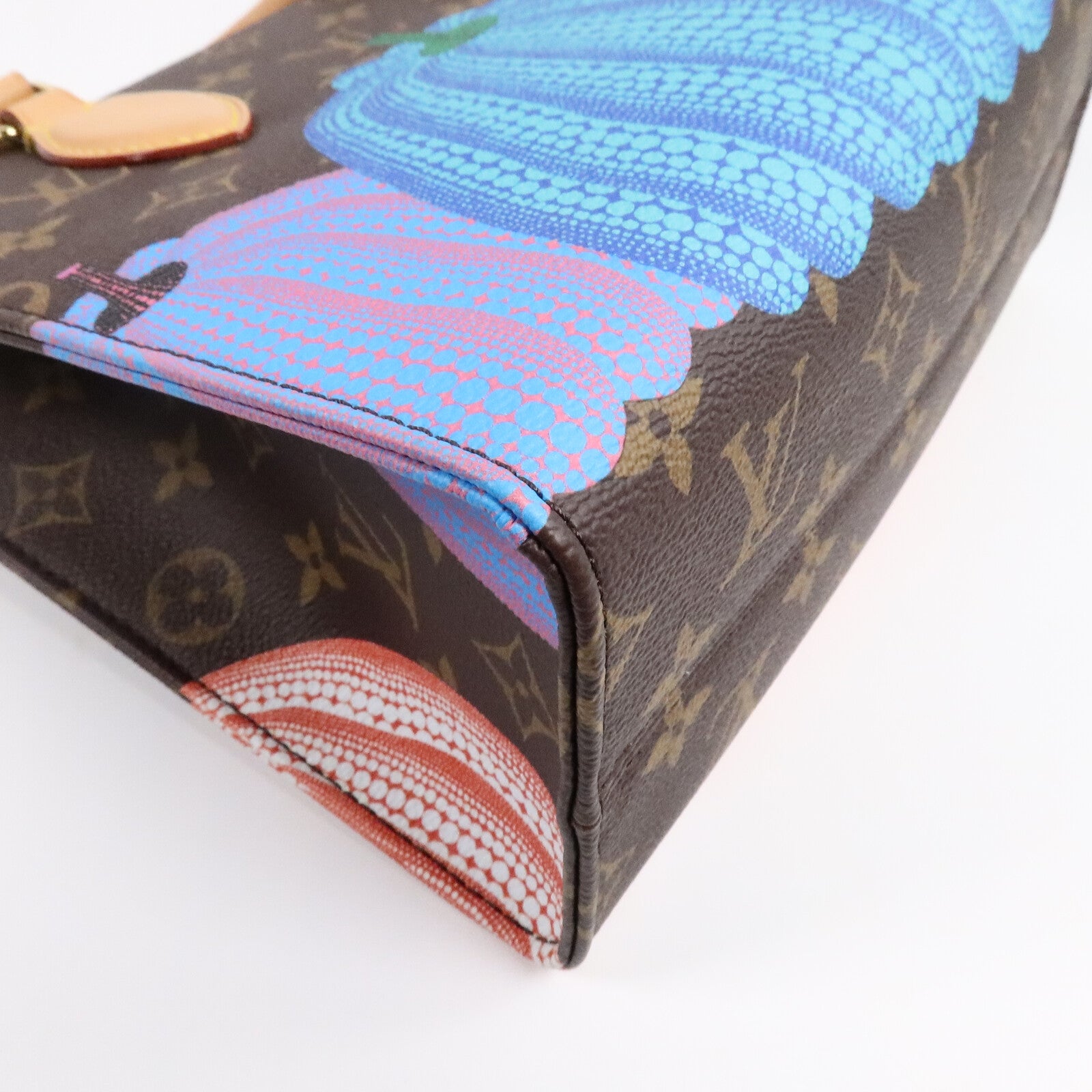 LOUIS VUITTON Monogram Reverse LV x YK OnTheGo PM手挽肩背兩用袋