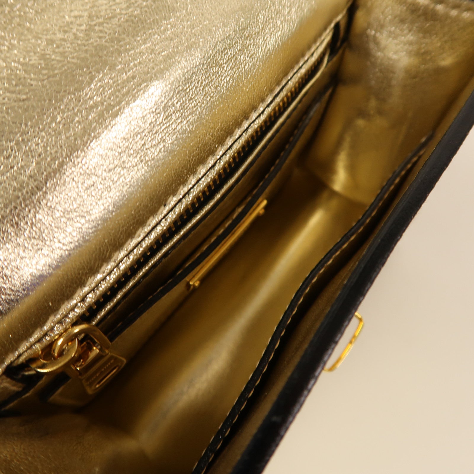 Miu Miu 【激減優惠】牛皮皮革Shoulder Bag金扣手挽肩背兩用袋金色