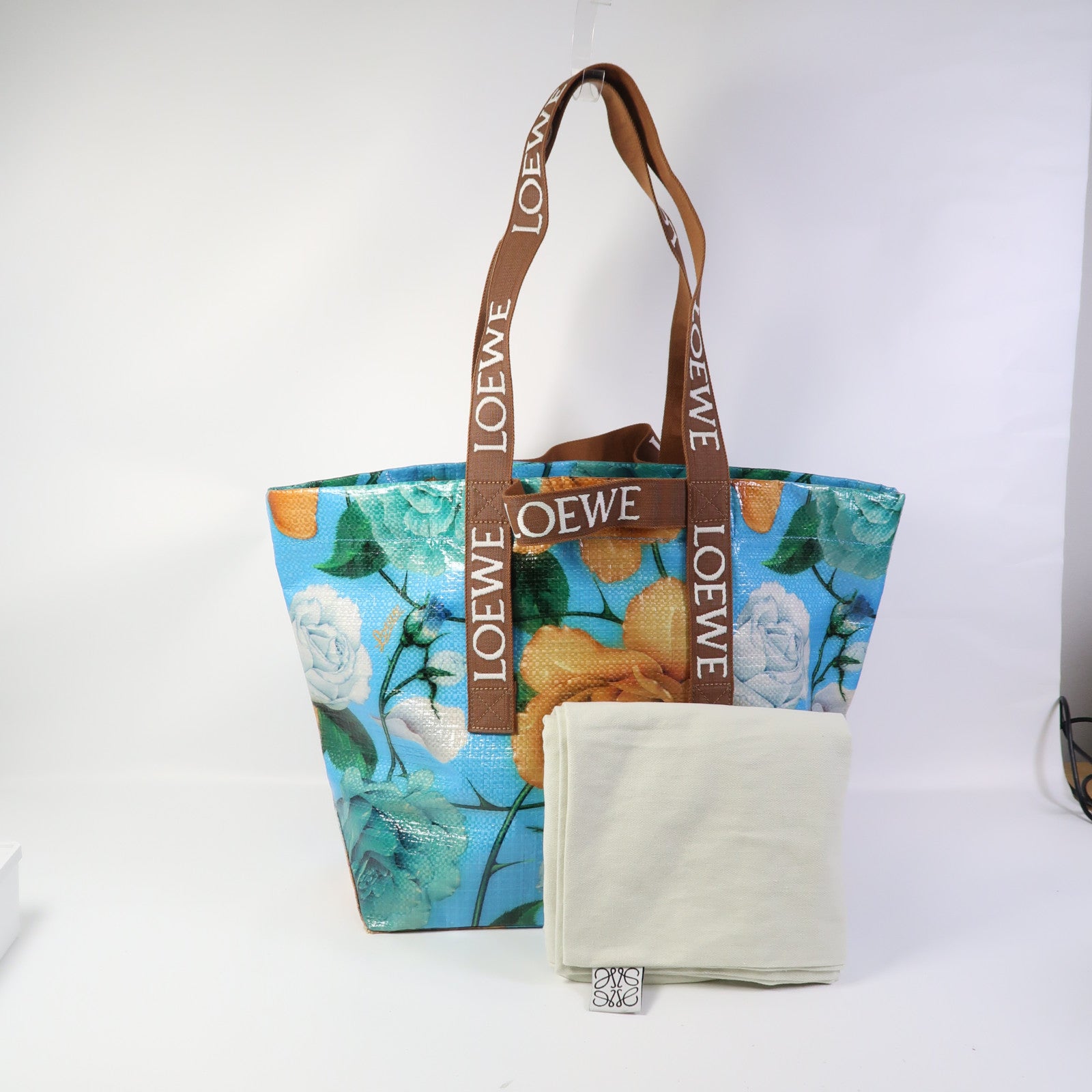 LOEWE 塗層帆布Fold Shopper Sky Blue銀扣手挽袋