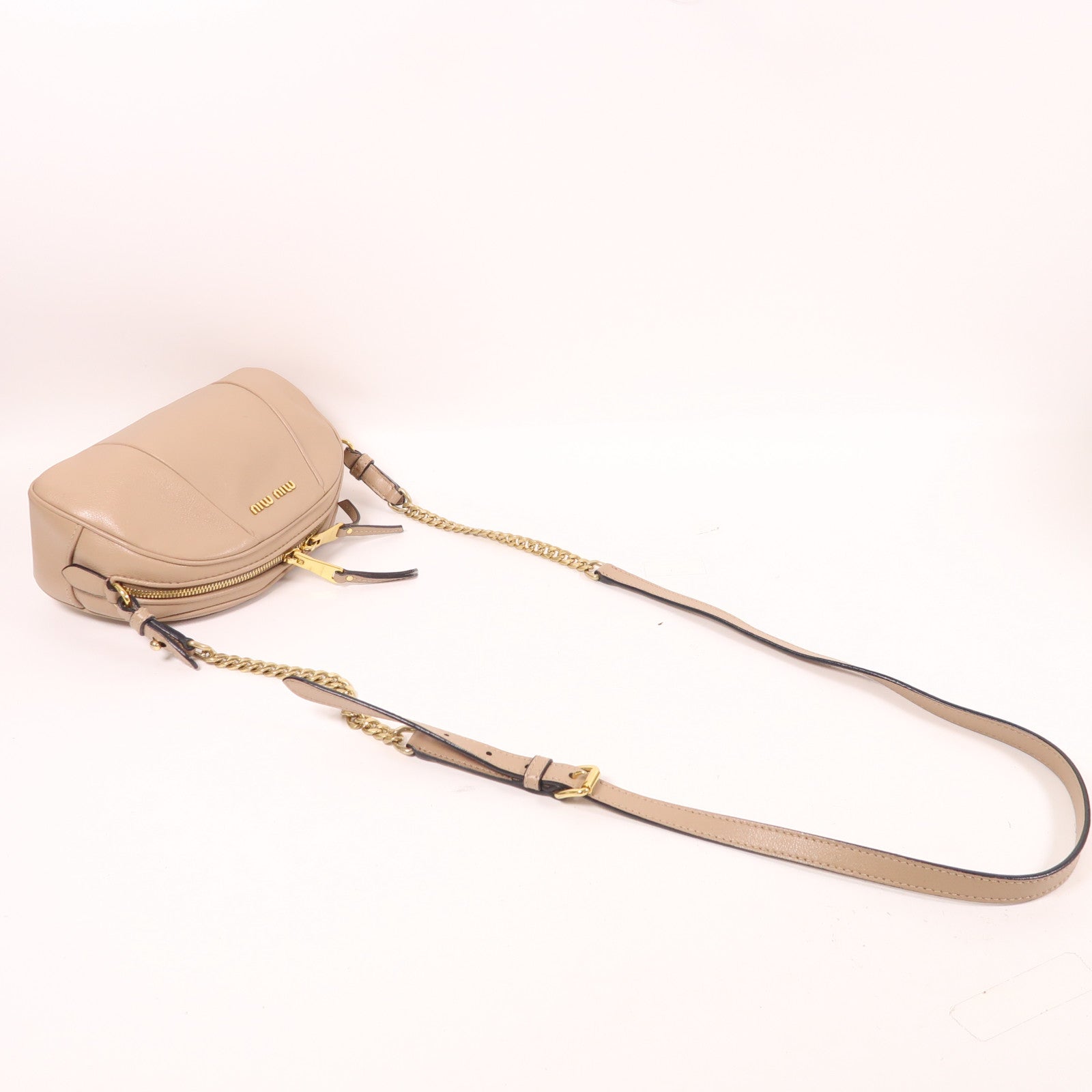 Miu Miu 牛皮皮革Chain Shoulder金扣肩背袋