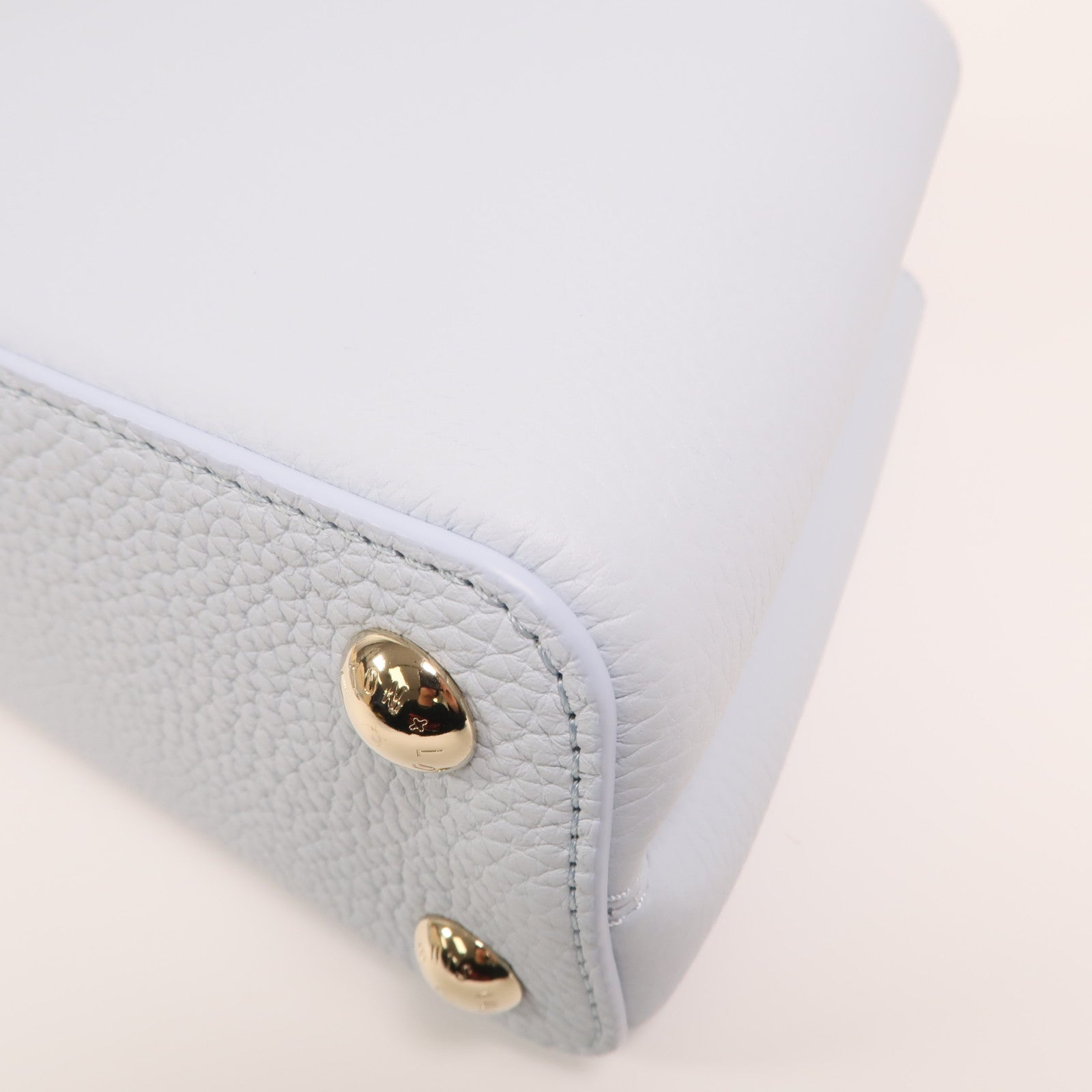 LOUIS VUITTON 牛皮皮革Capucines BB金扣手挽肩背兩用袋