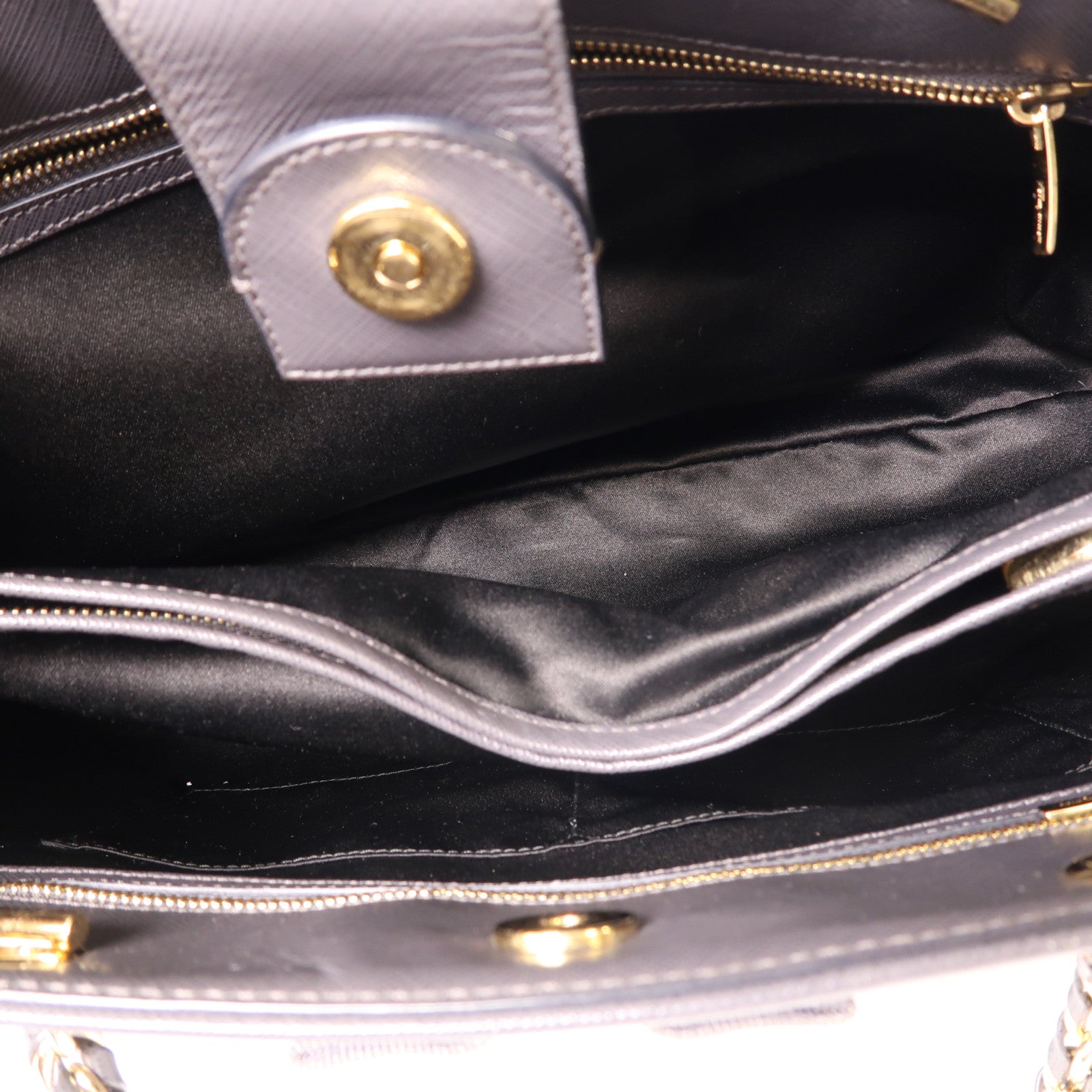Salvatore Ferragamo 牛皮皮革Shoulder Bag金扣鏈帶肩背袋灰色