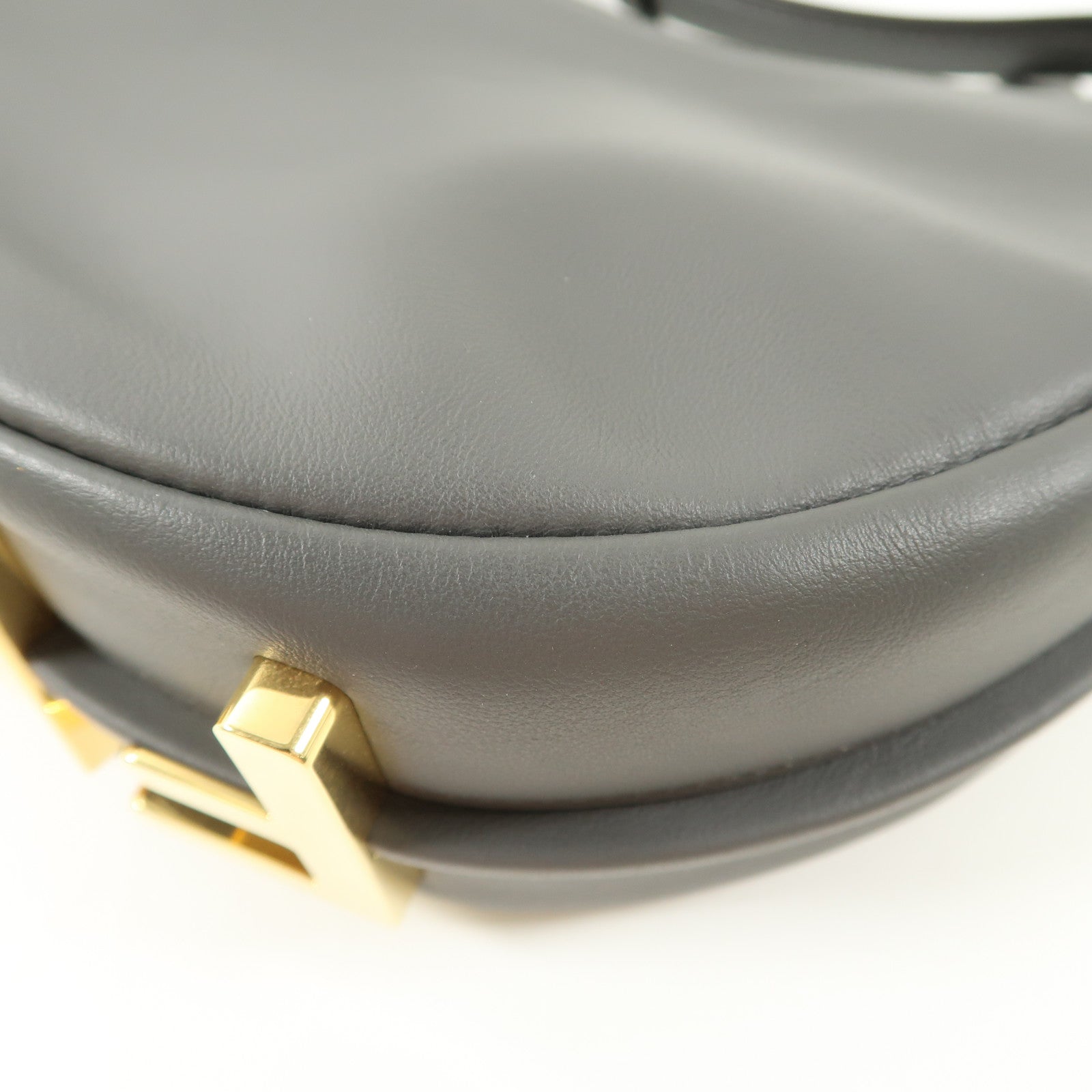 FENDI 牛皮皮革Graphy金扣肩背袋灰色