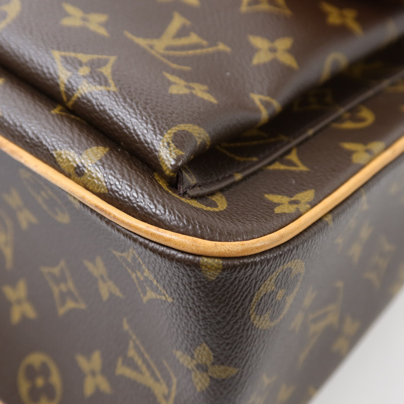 LOUIS VUITTON Monogram Multipli Cite金扣肩背袋