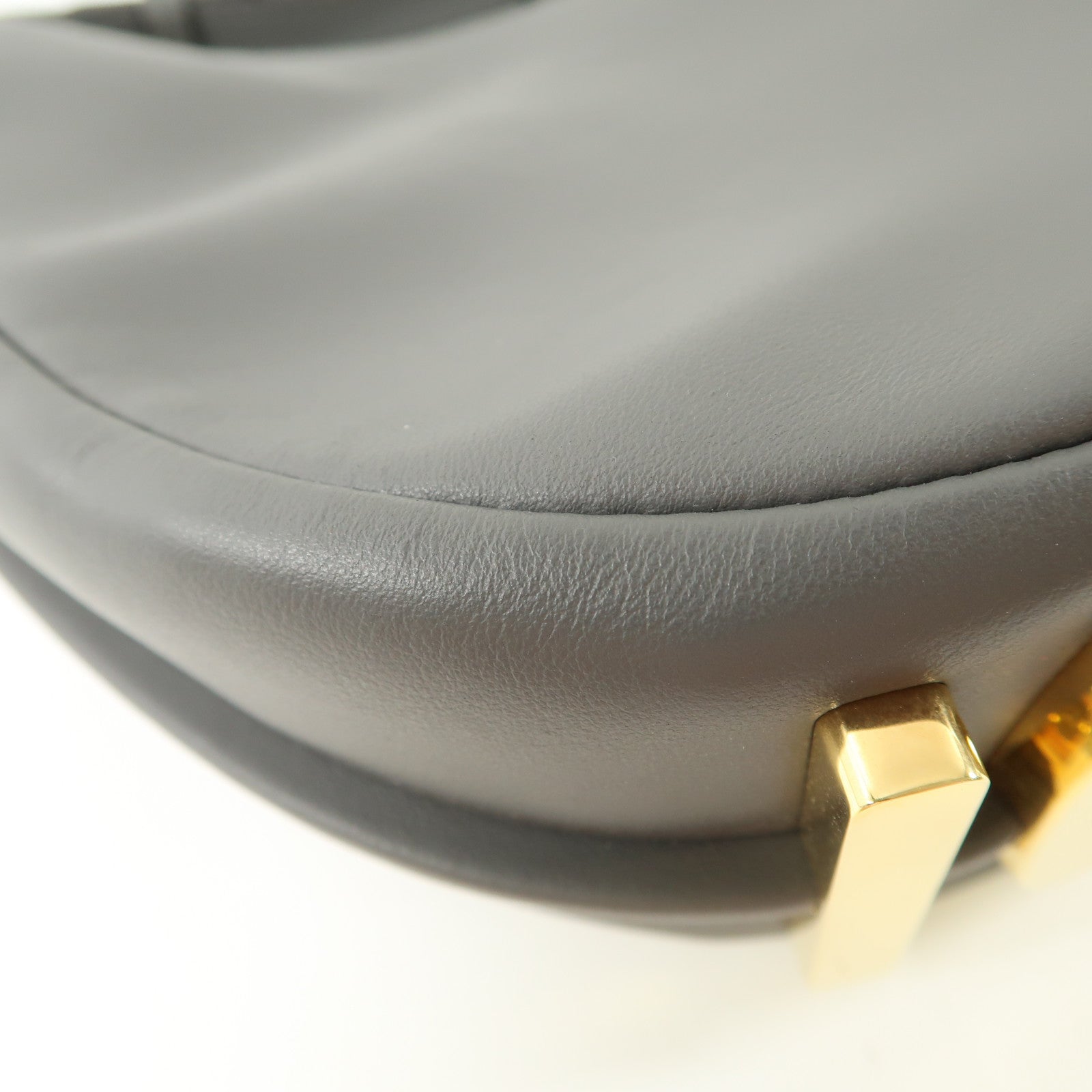 FENDI 牛皮皮革Graphy金扣肩背袋灰色