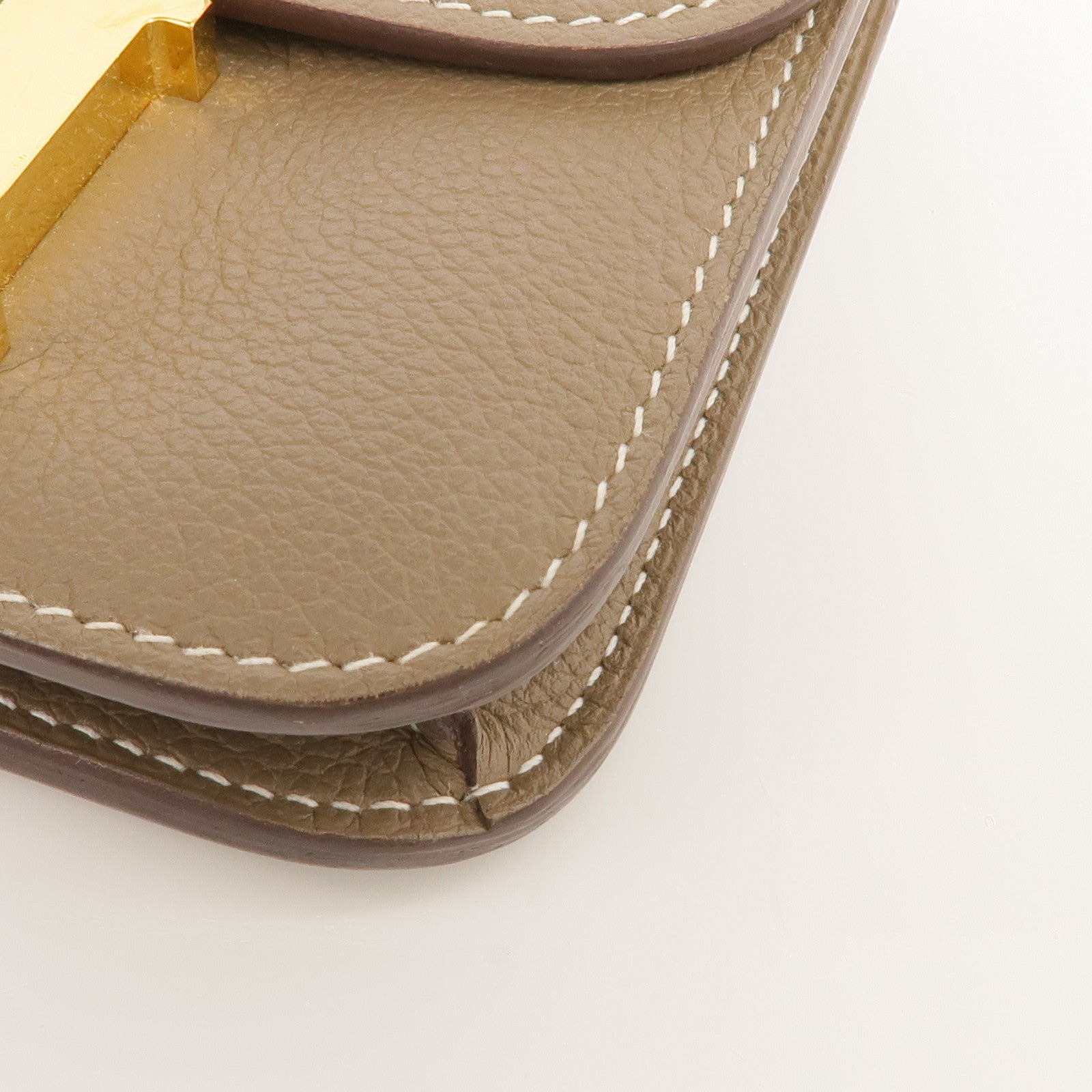 HERMES Evercolor皮革Constance Slim Wallet金扣錢包Etoupe