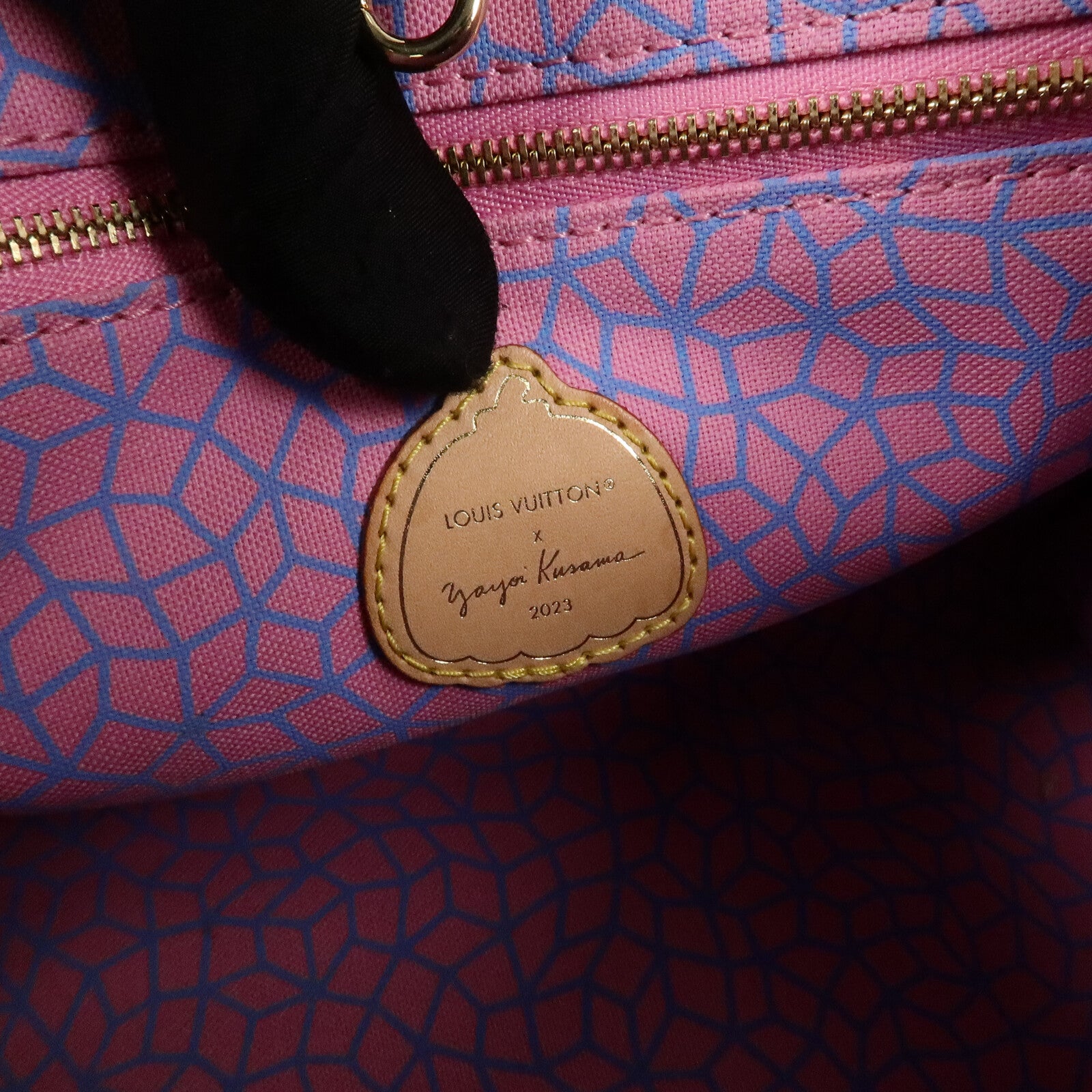 LOUIS VUITTON Monogram Reverse LV x YK OnTheGo PM手挽肩背兩用袋