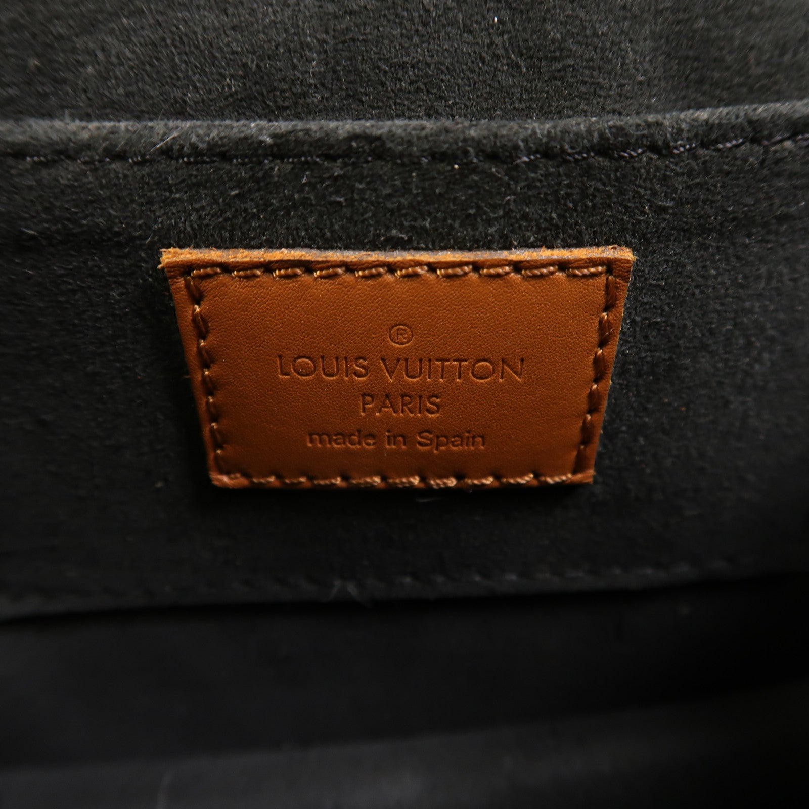 LOUIS VUITTON Monogram Reverse Mini Dauphine金扣肩背袋