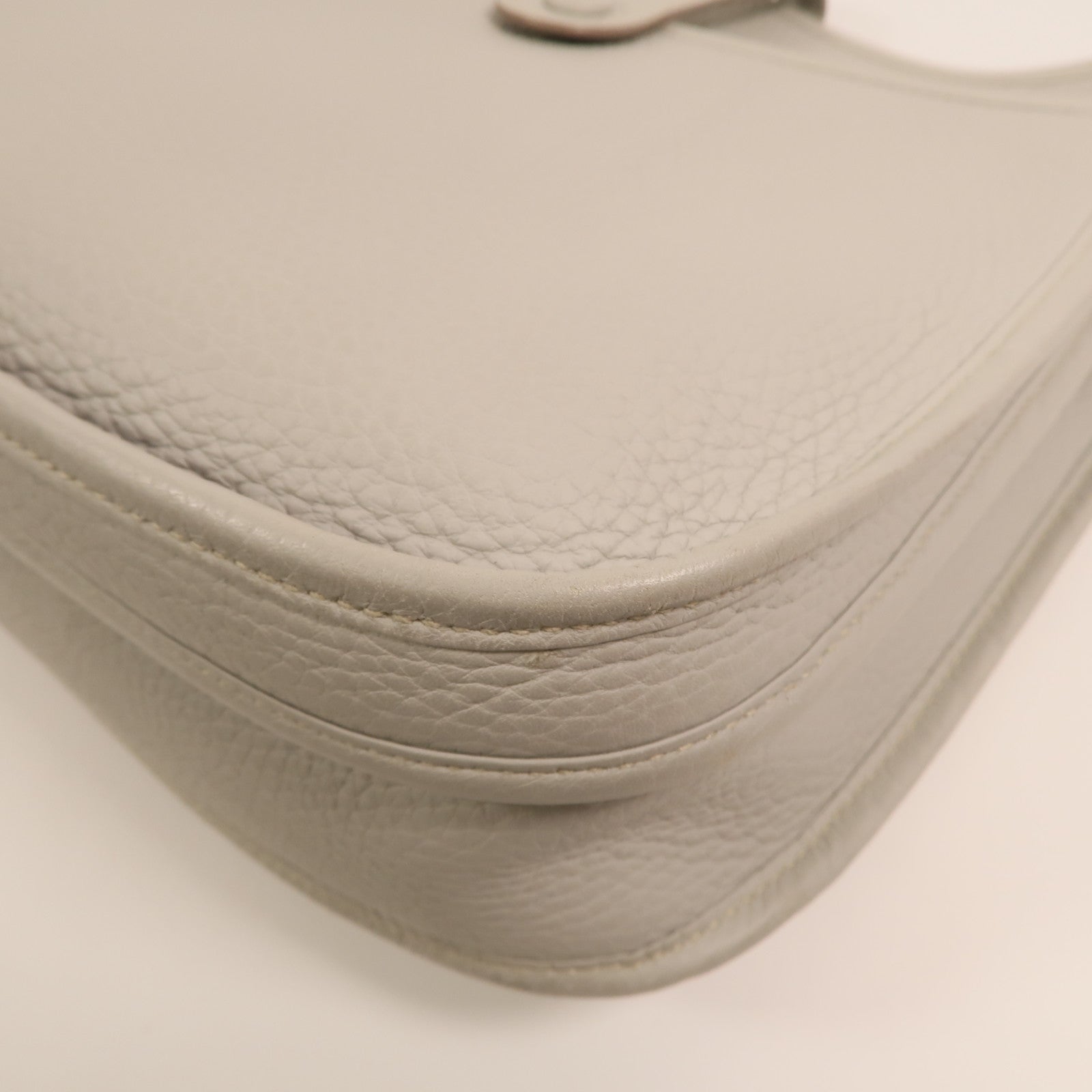HERMES Clemence皮革Evelyne PM銀扣肩背袋Gris Perle
