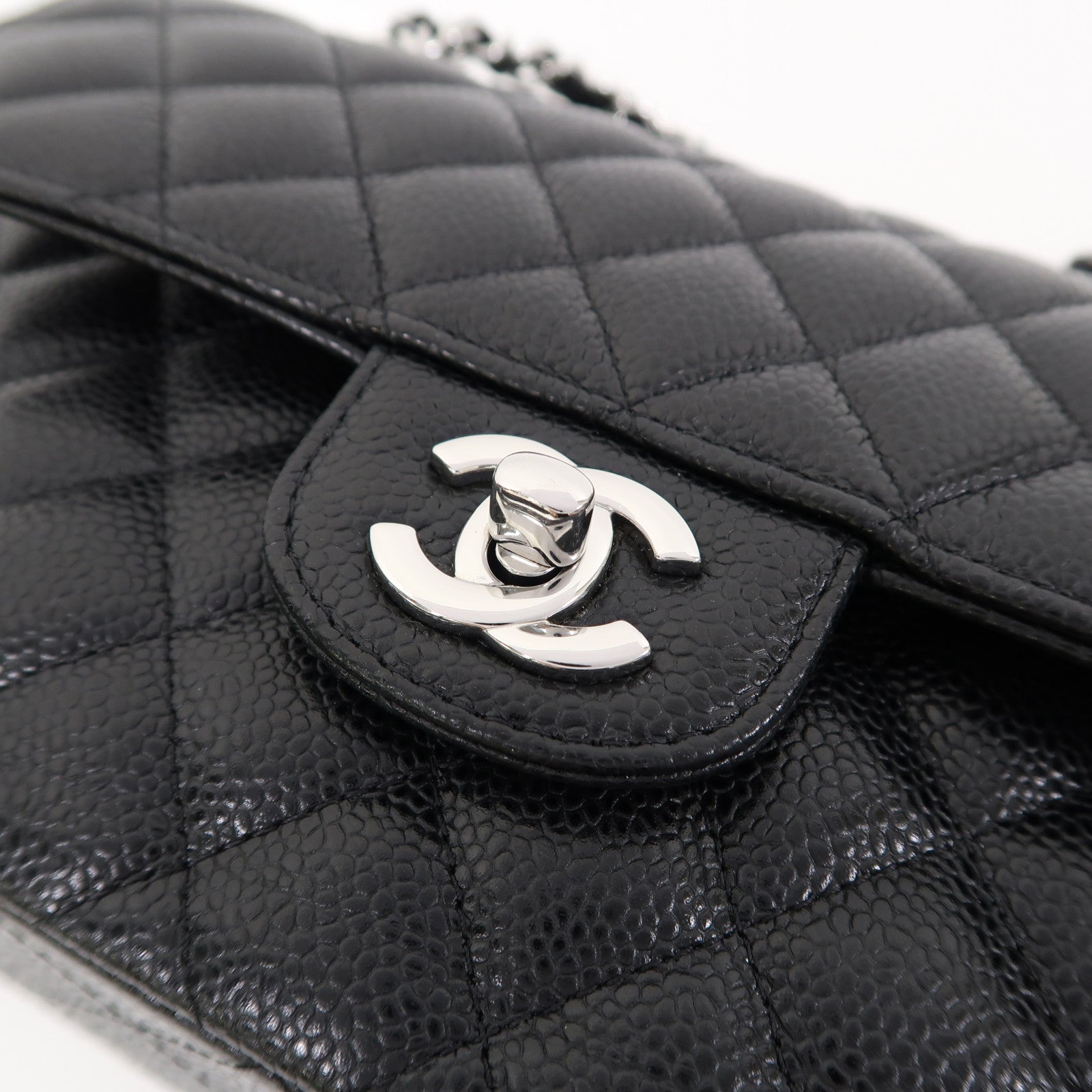 CHANEL Caviar皮革Classic 23銀扣鏈帶肩背袋黑色