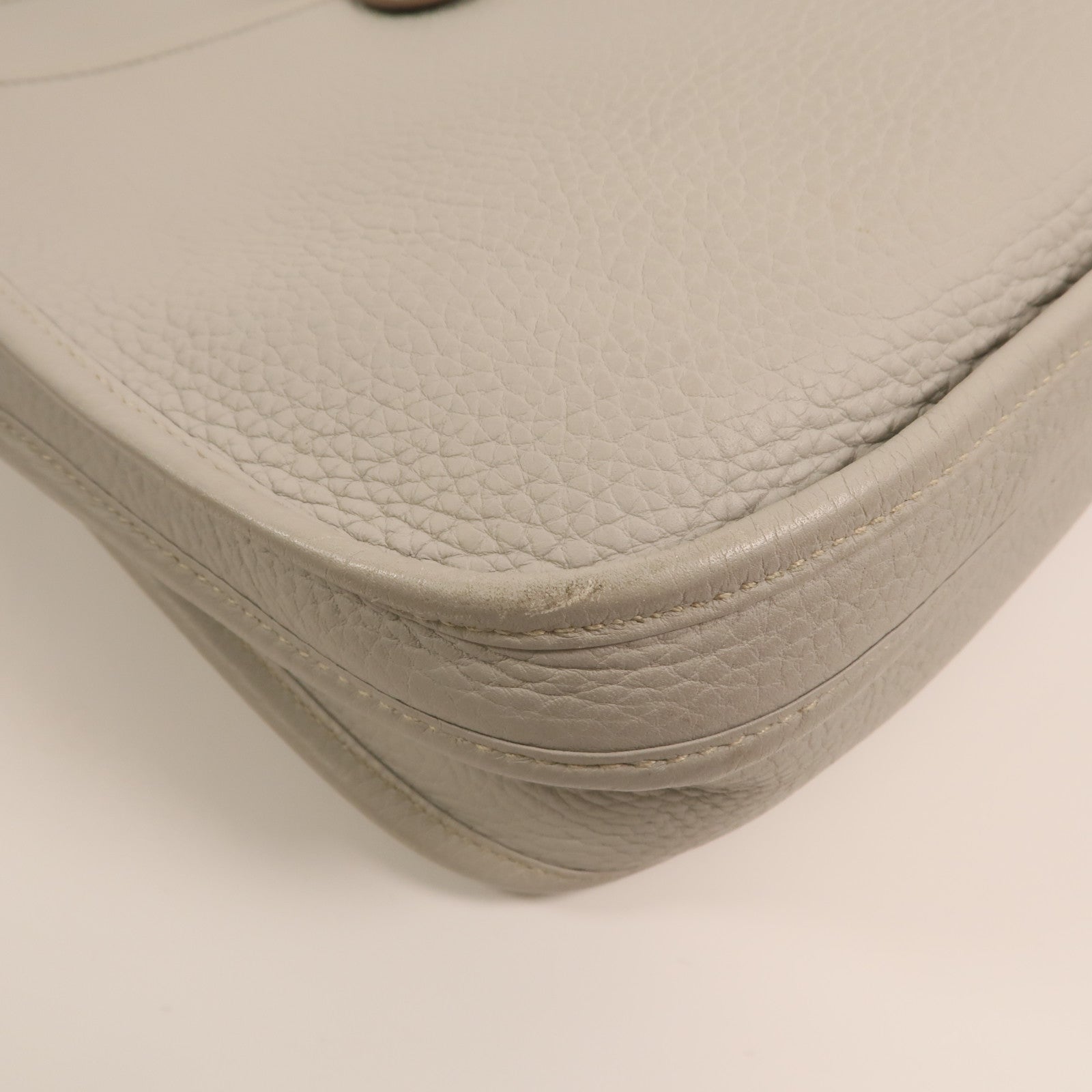 HERMES Clemence皮革Evelyne PM銀扣肩背袋Gris Perle