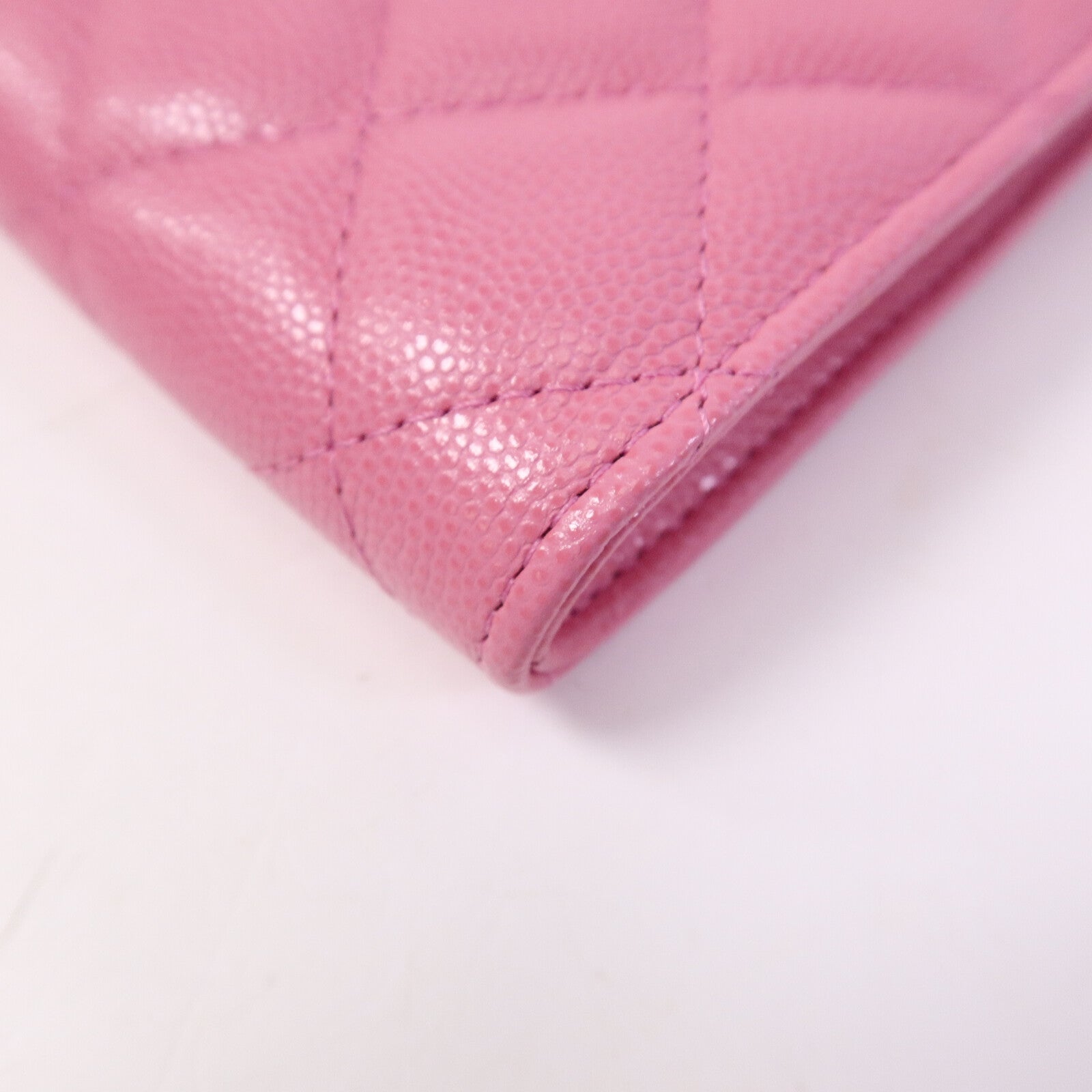 CHANEL 牛皮皮革Phone And AirPods Case with Chain鏈帶肩背袋