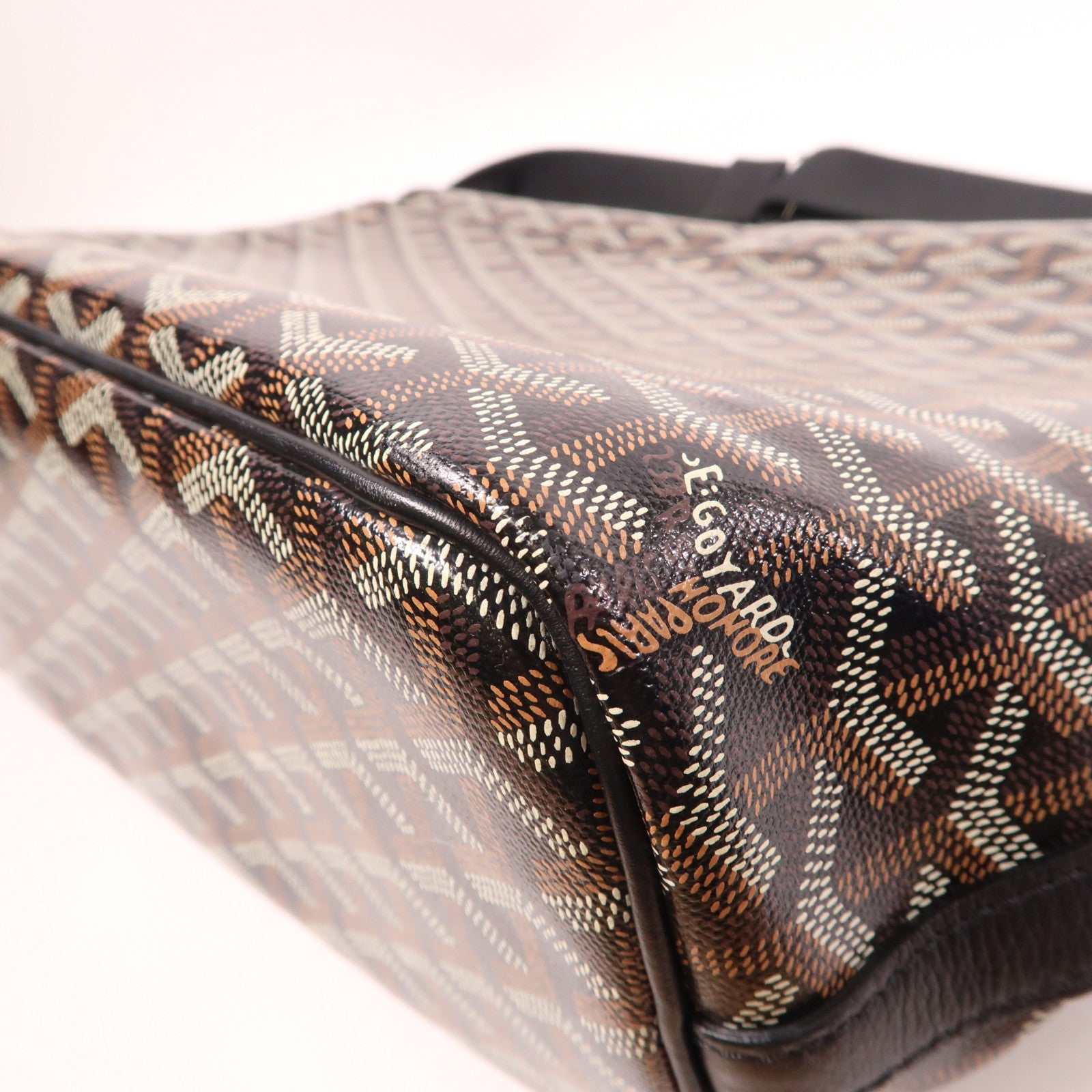 GOYARD 塗層帆布Capetien MM Messenger銀扣肩背袋黑色