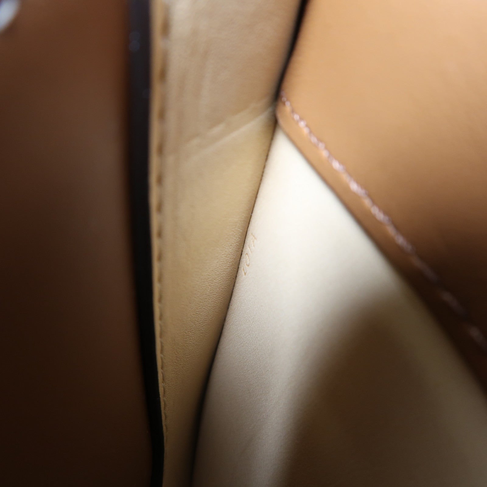 Delvaux 帆布Delvaux Lingot金扣肩背袋啡色