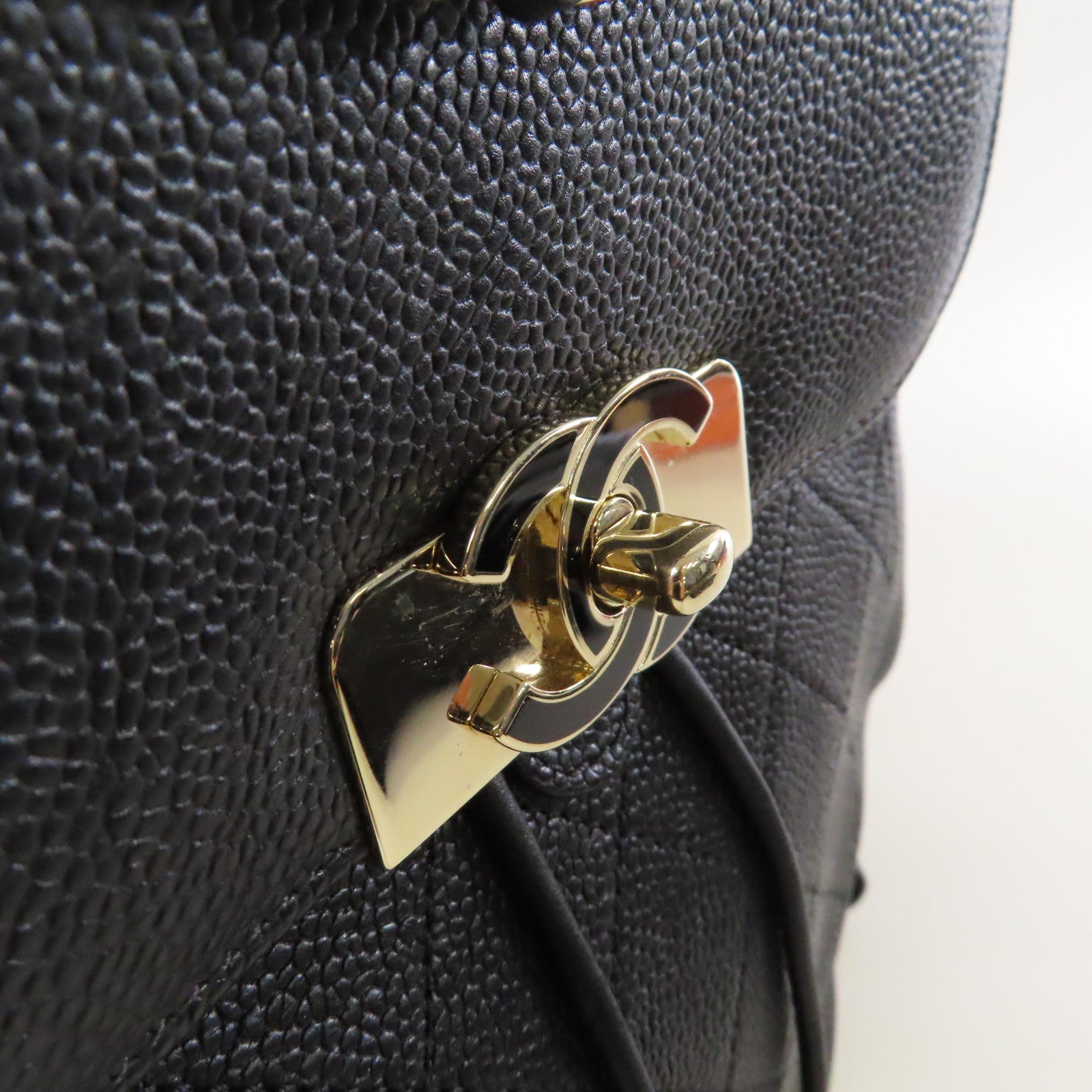 CHANEL 【激減優惠】菱格Caviar皮革Backpack金扣背包黑色