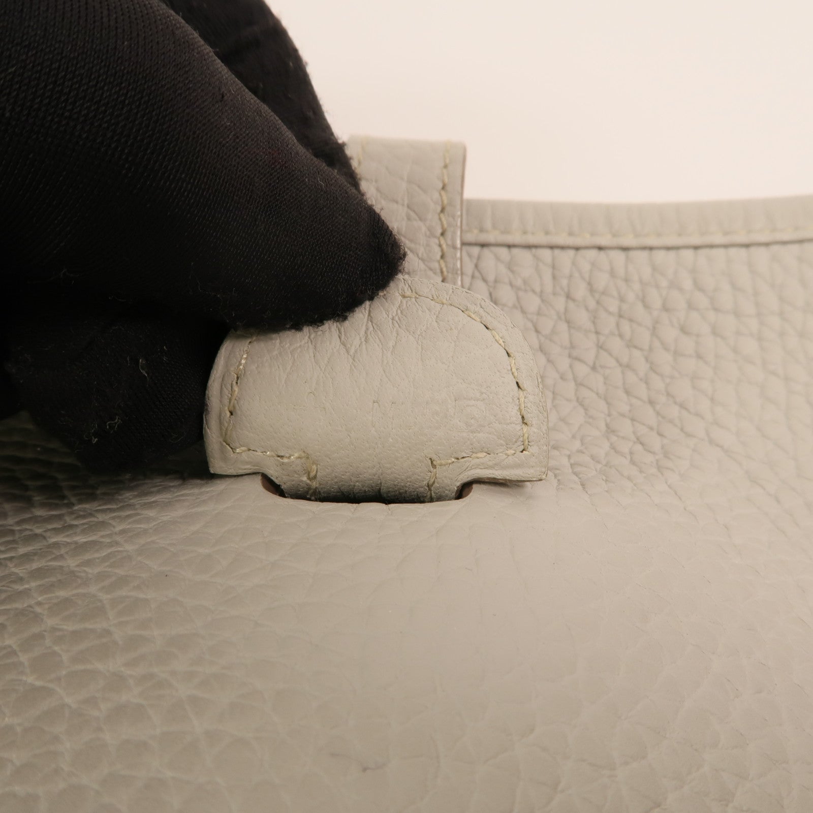 HERMES Clemence皮革Evelyne PM銀扣肩背袋Gris Perle