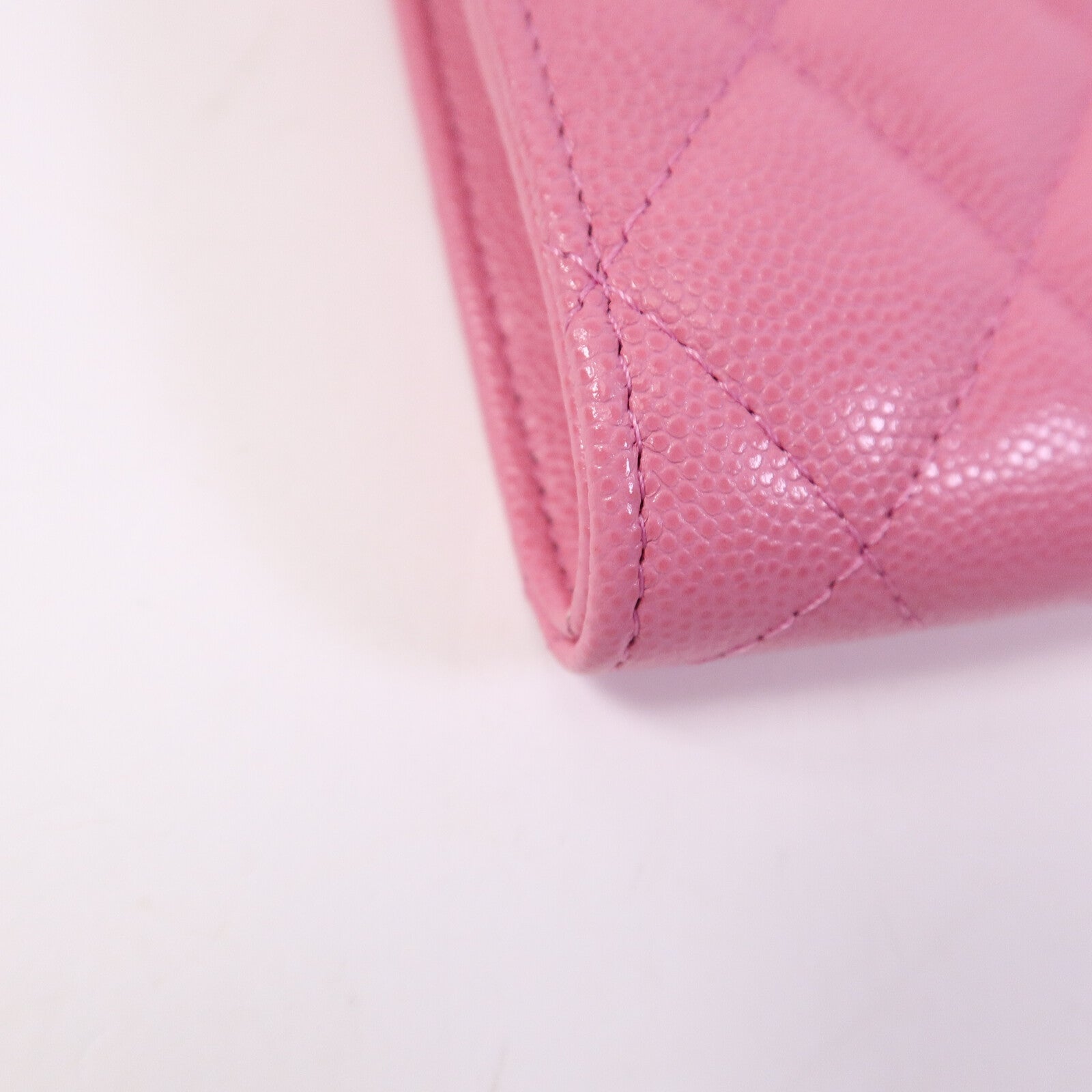 CHANEL 牛皮皮革Phone And AirPods Case with Chain鏈帶肩背袋