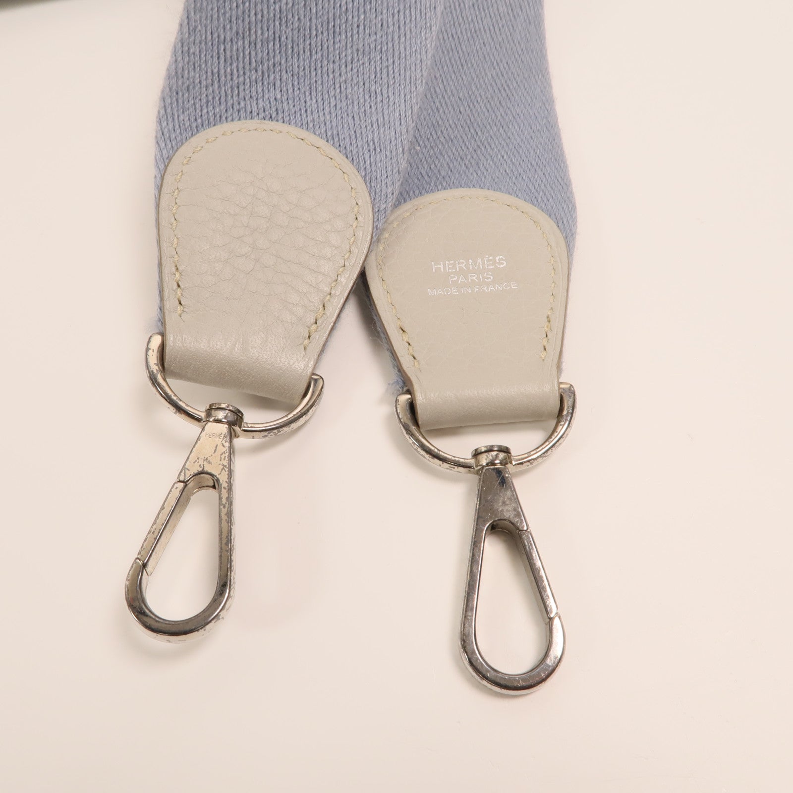 HERMES Clemence皮革Evelyne PM銀扣肩背袋Gris Perle