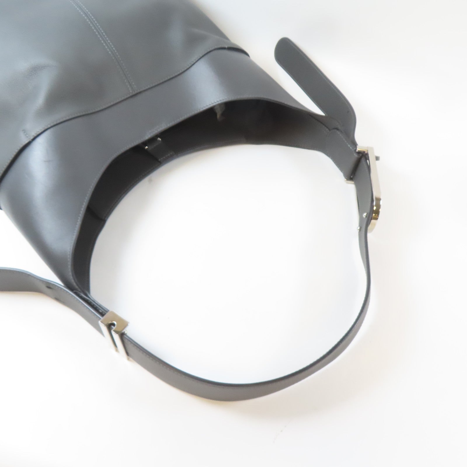 Delvaux 牛皮皮革Shoulder Bag銀扣肩背袋灰色