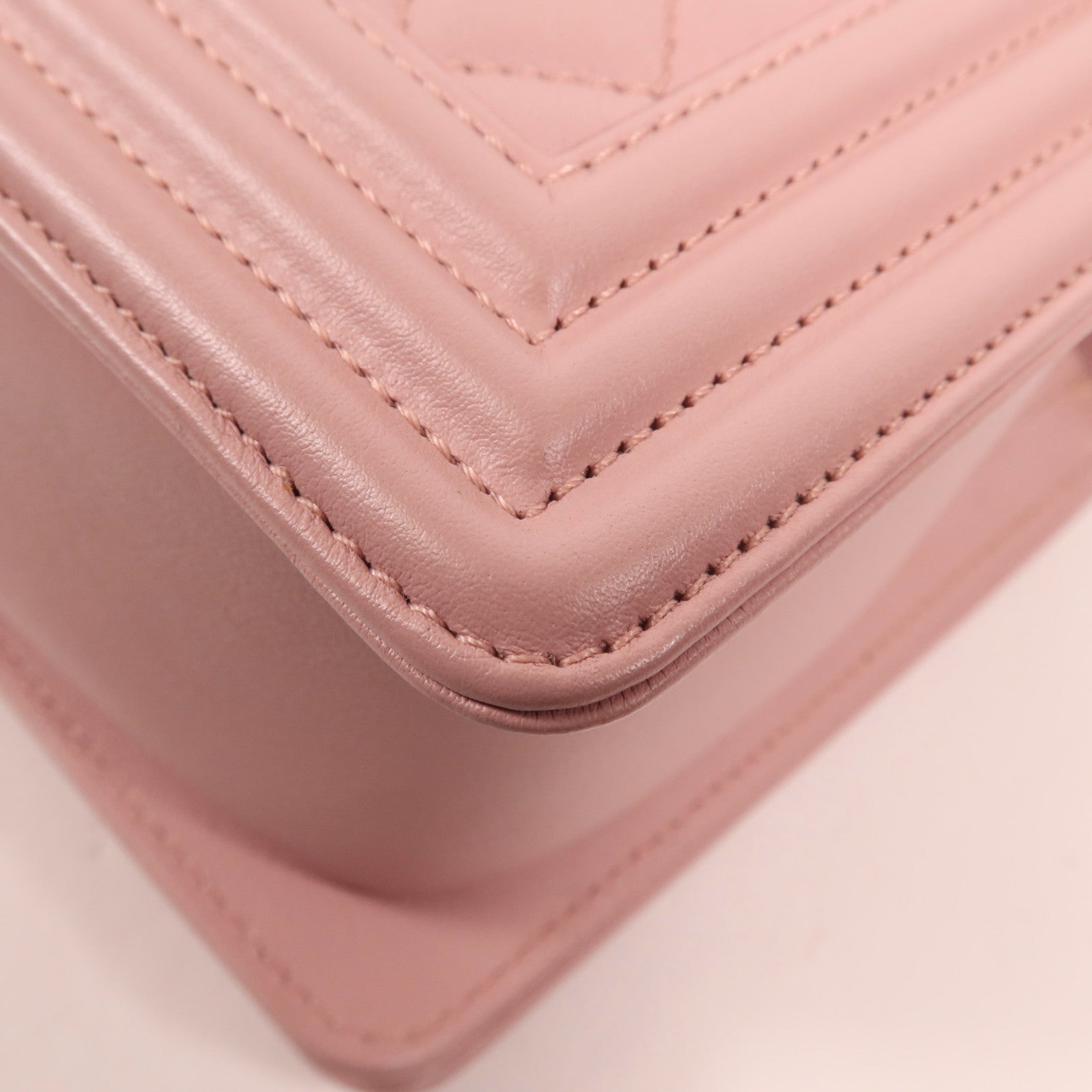 CHANEL 羊皮皮革Boy 25銀扣肩背袋