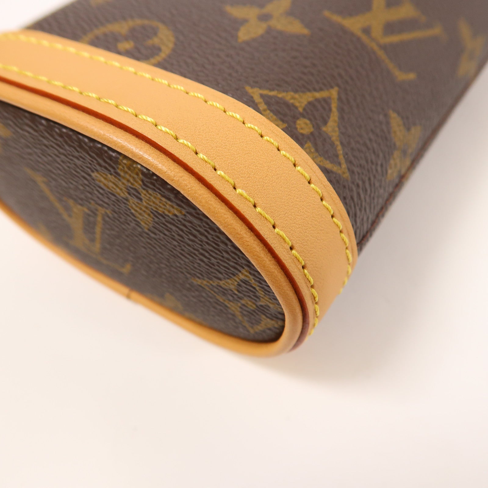 LOUIS VUITTON LV GHW Fold Me Pouch Shoulder Bag M80874 Monogram Brown