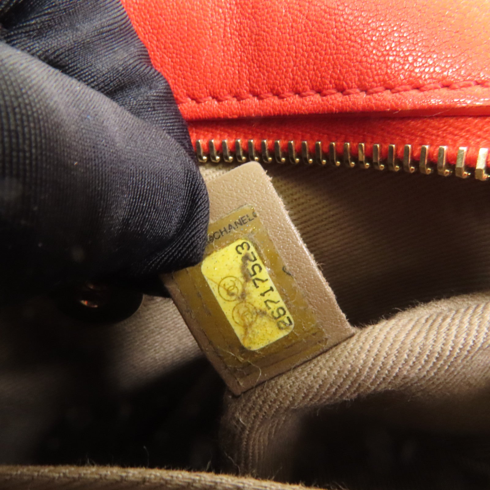 CHANEL 牛皮皮革Shoulder Bag金扣鏈帶肩背袋