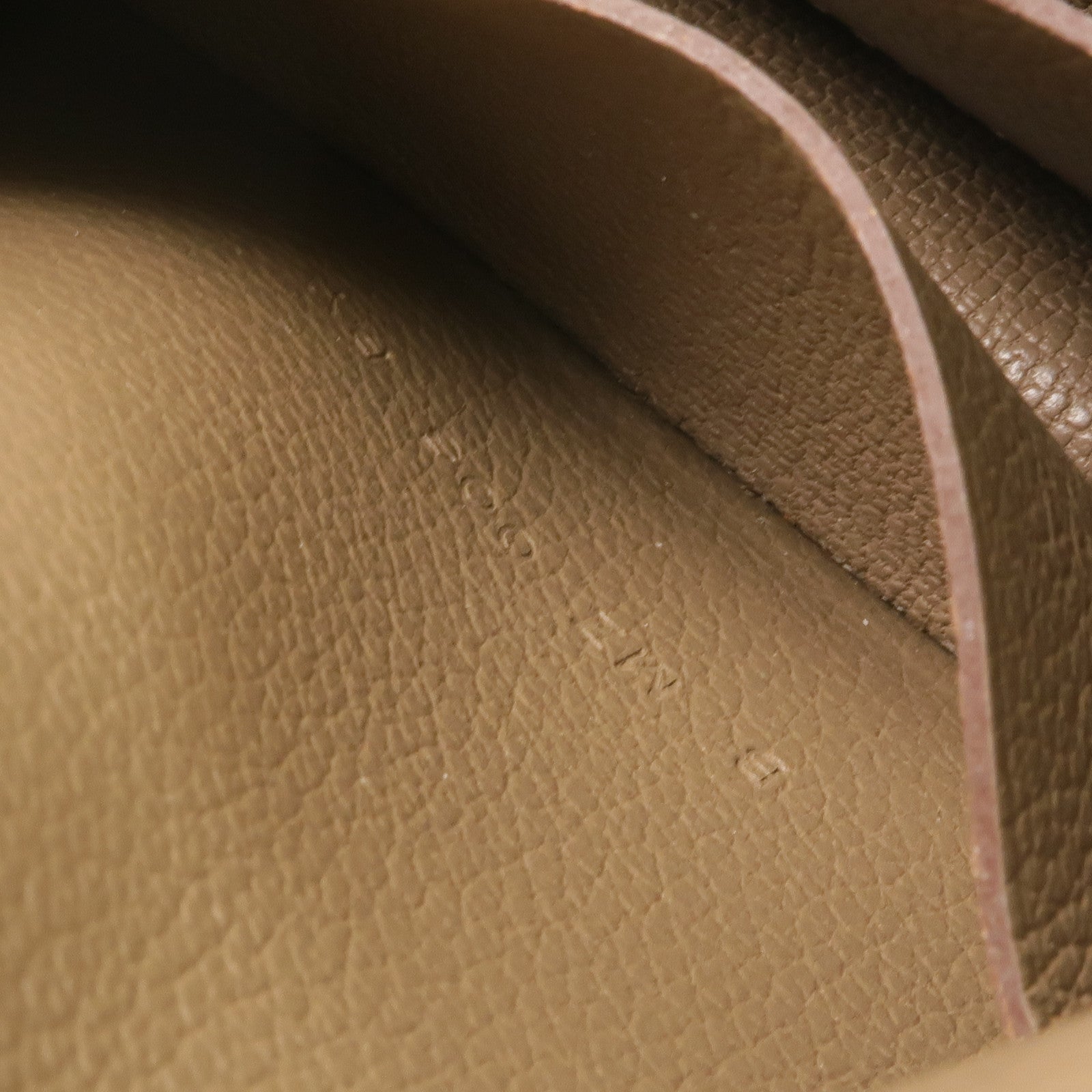 HERMES Evercolor皮革Constance Slim Wallet金扣錢包Etoupe