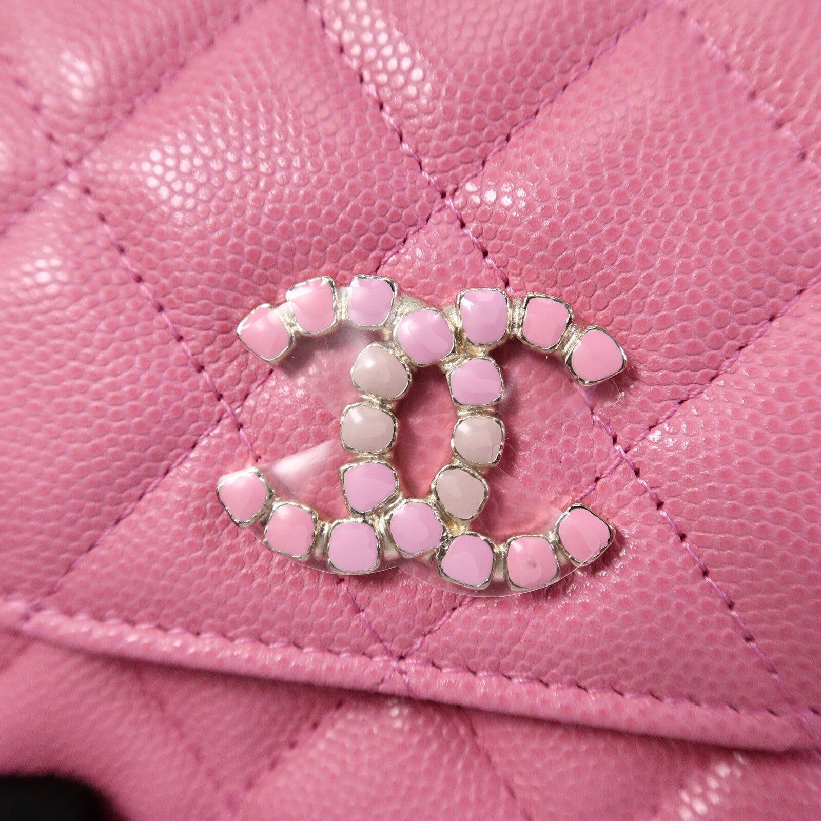CHANEL 牛皮皮革Phone And AirPods Case with Chain鏈帶肩背袋