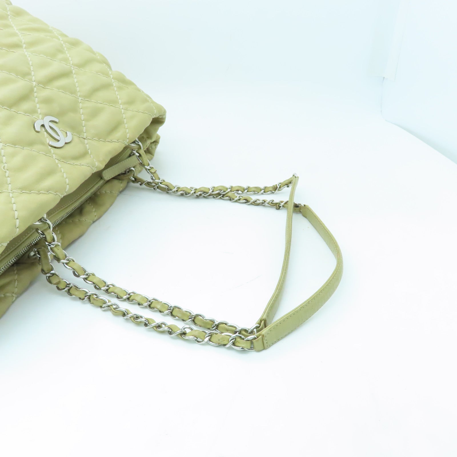 CHANEL 【清倉大減價】菱格牛皮皮革Shoulder Bag銀扣鏈帶肩背袋米色