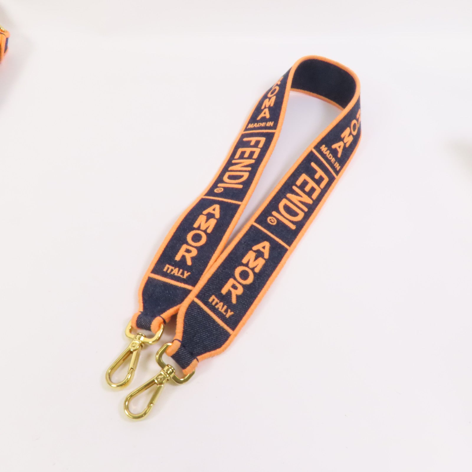 FENDI 牛仔布Baguette Large金扣手挽肩背兩用袋