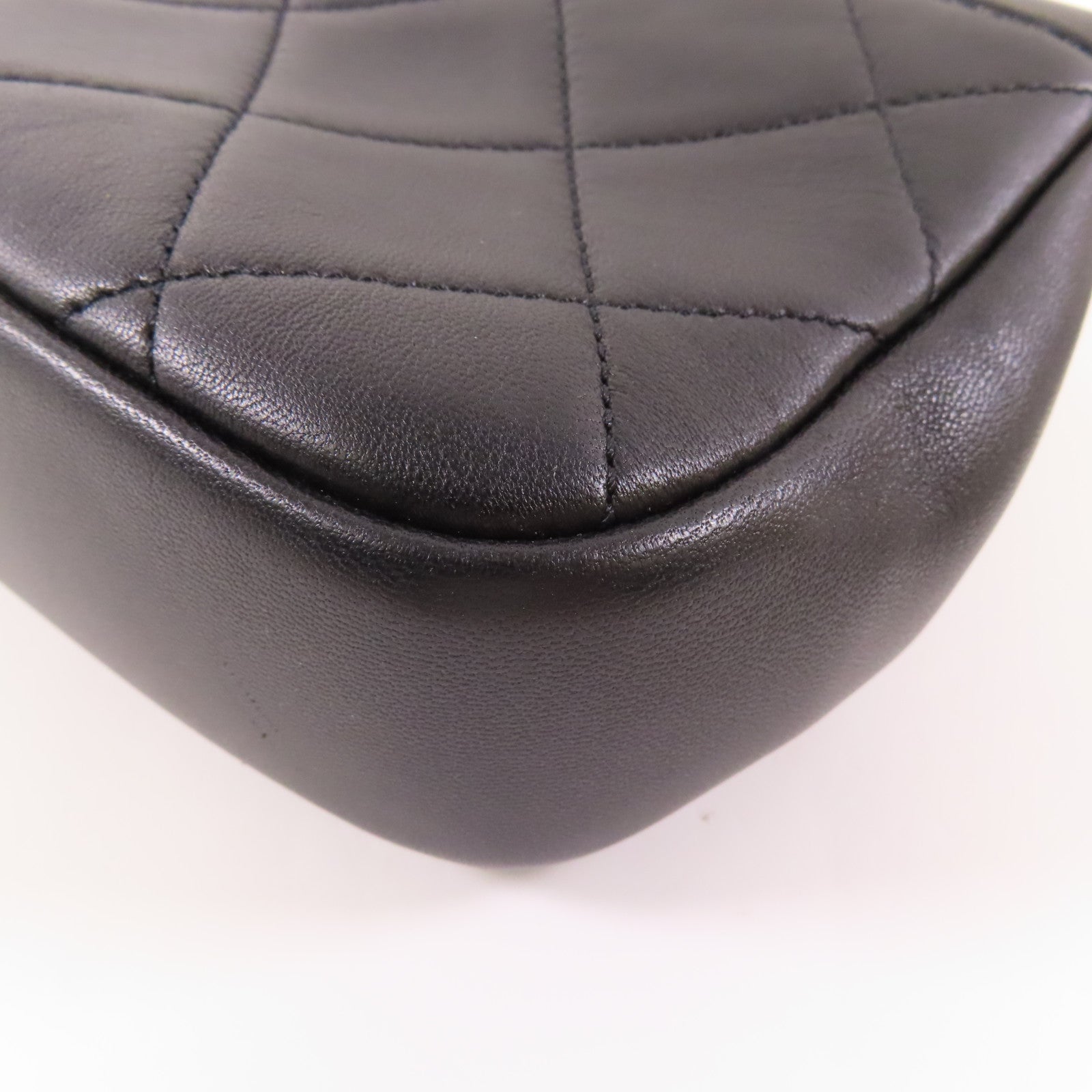 CHANEL 羊皮皮革Matelasse Chain Shoulder金扣鏈帶肩背袋
