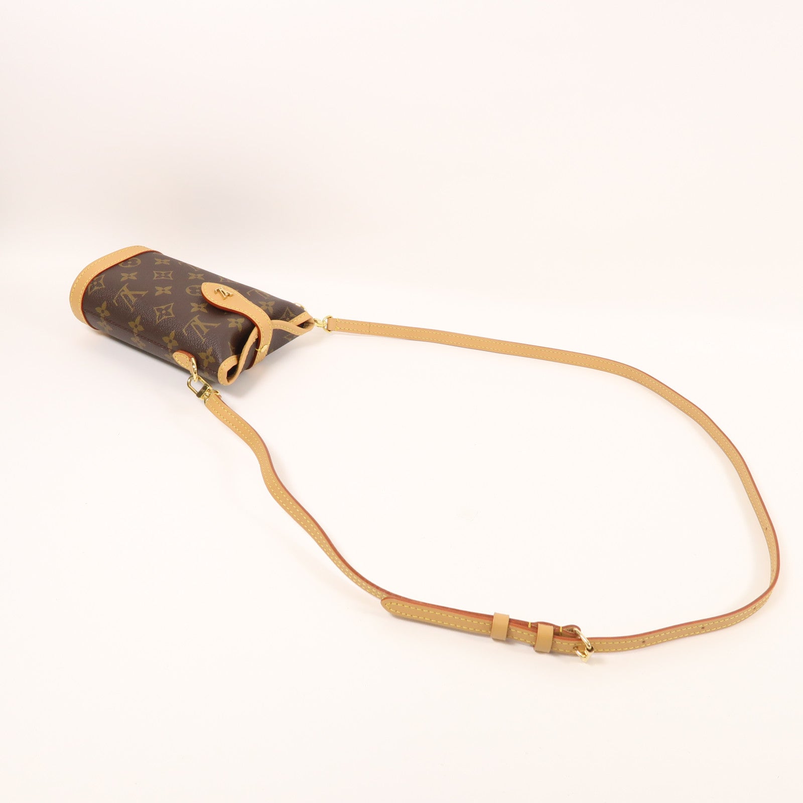 LOUIS VUITTON Monogram Fold Me Pouch金扣肩背袋