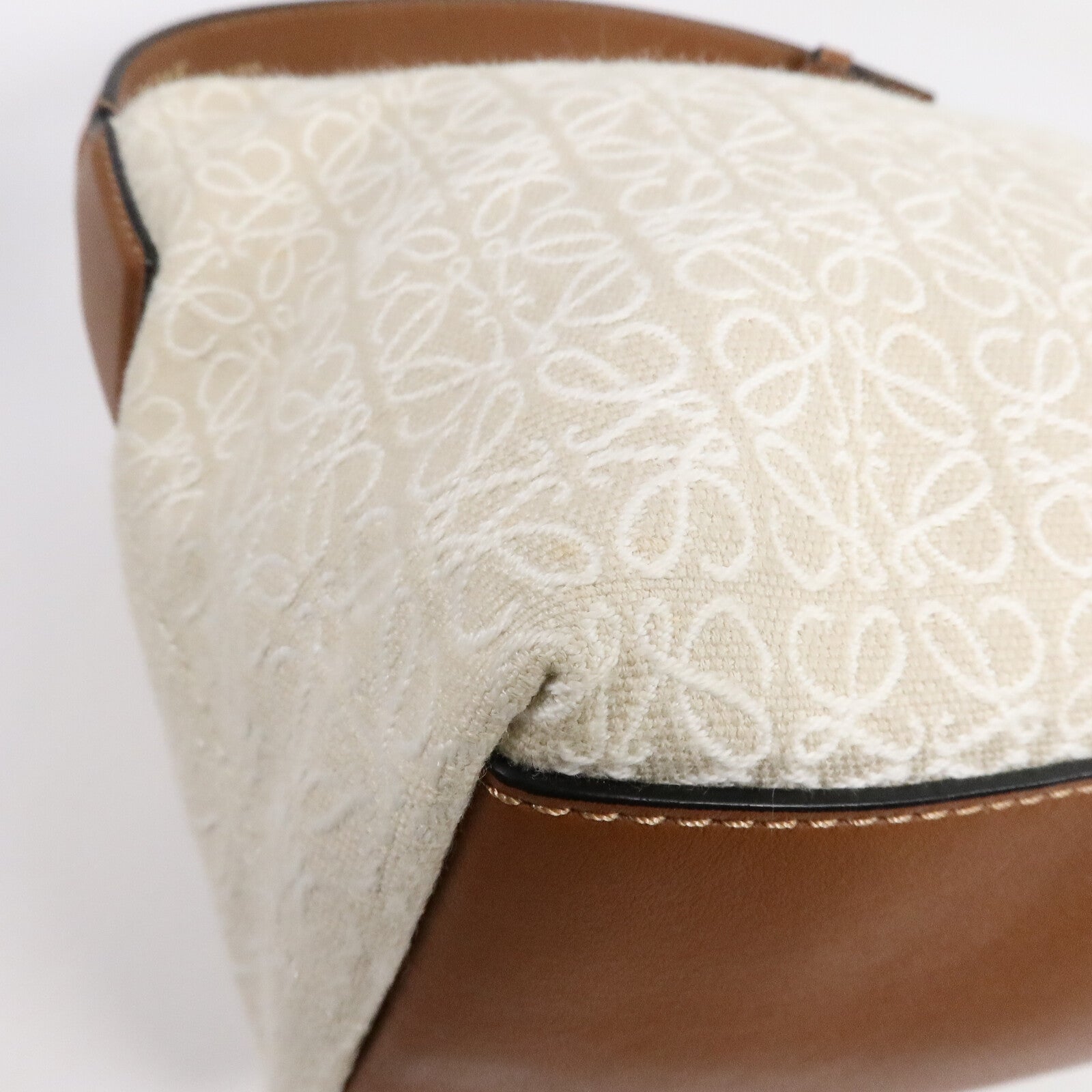 LOEWE 帆布Small Cubi肩背袋