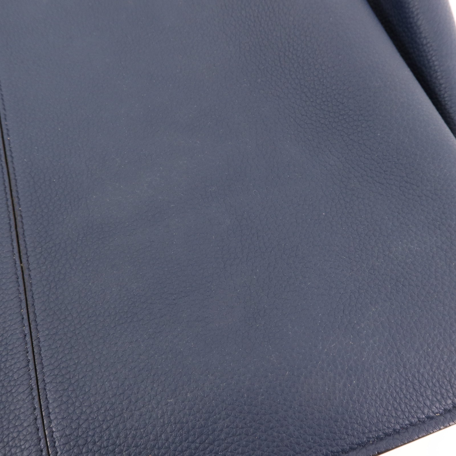 CELINE 牛皮皮革Tri-Fold金扣肩背袋